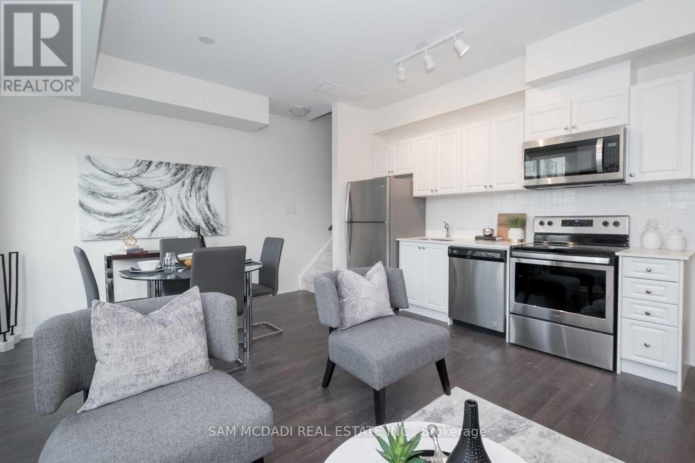 36 - 650 Atwater Avenue, Mississauga, Ontario  L5G 4K7 - Photo 6 - W12768920