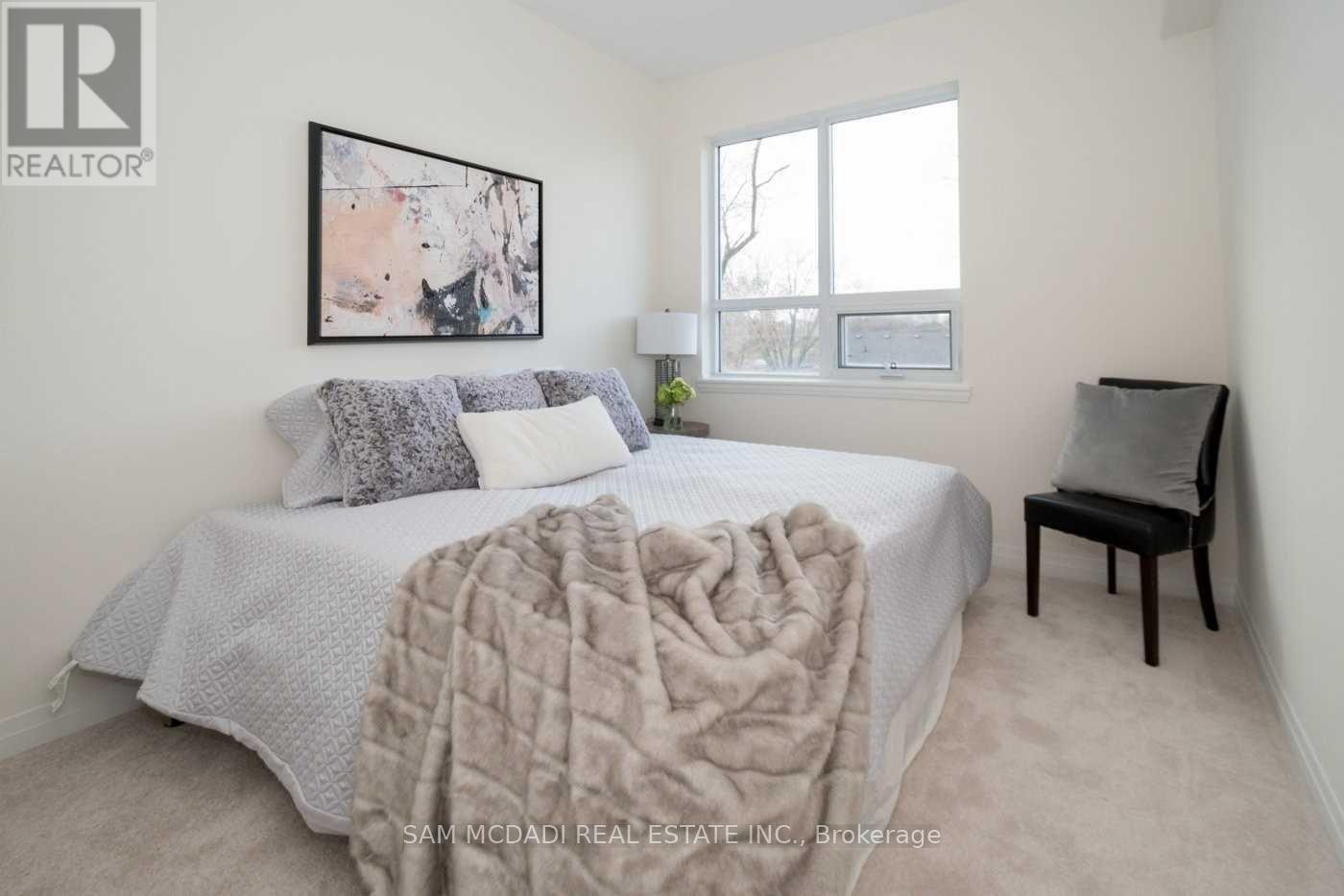 36 - 650 Atwater Avenue, Mississauga, Ontario  L5G 4K7 - Photo 9 - W12768920