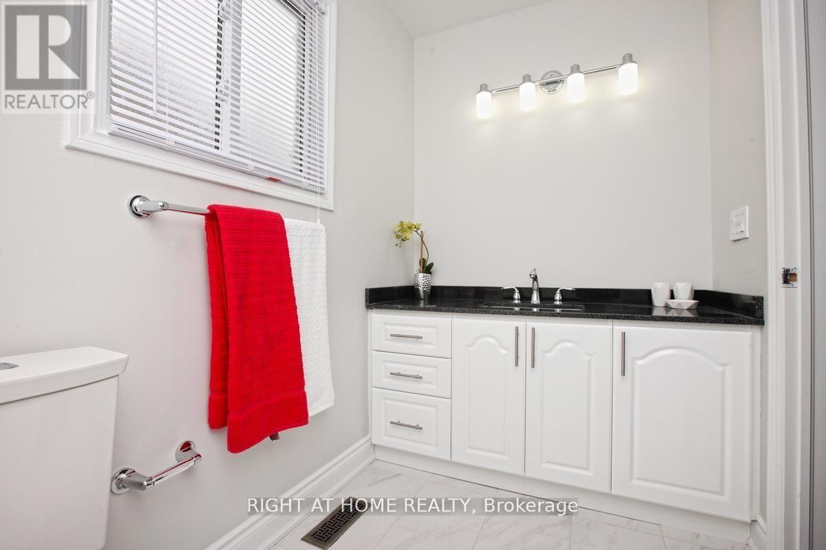 96 Simmons Boulevard, Brampton, Ontario  L6V 3V6 - Photo 9 - W12768952