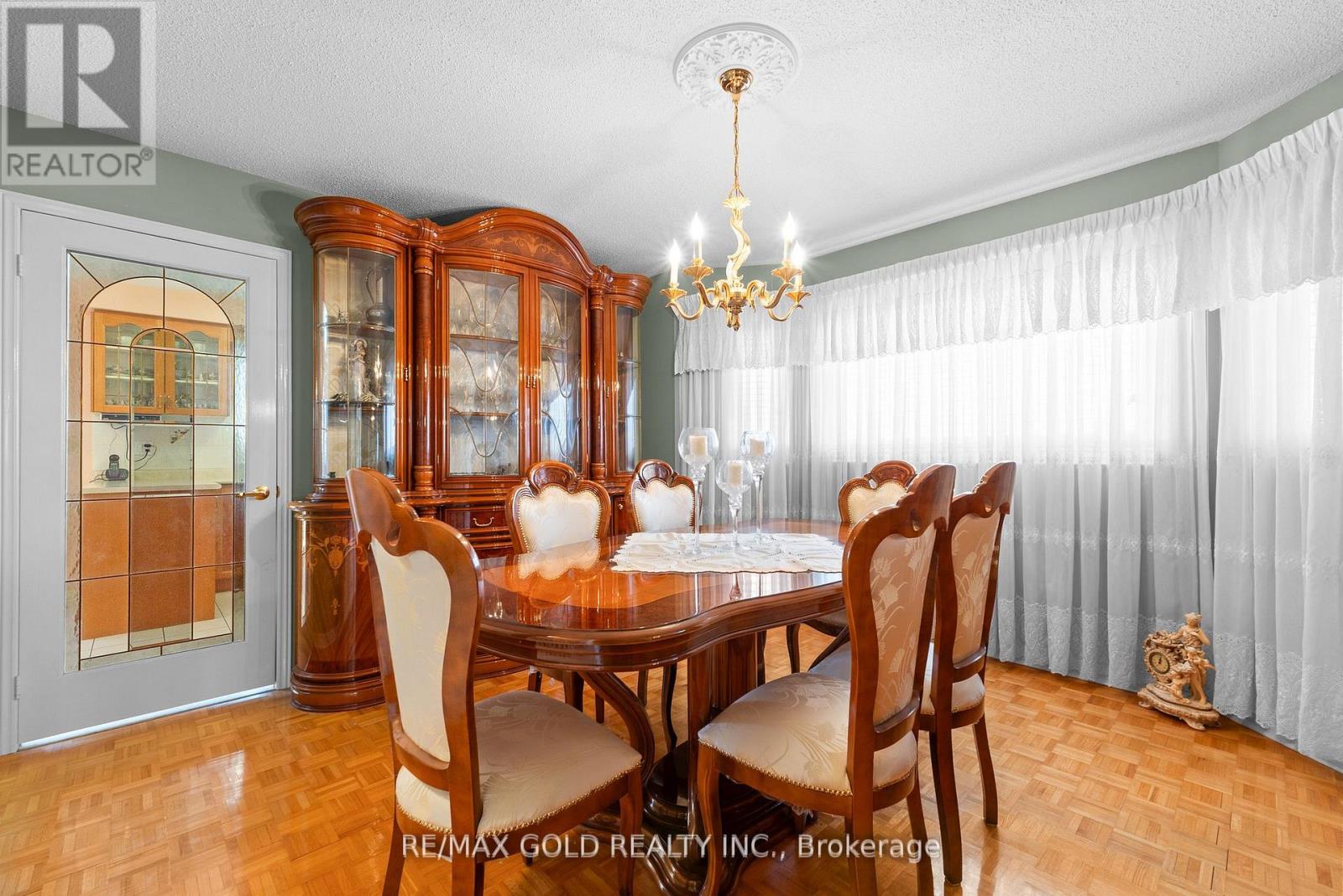 38 Mountainberry Road, Brampton, Ontario  L6R 1J3 - Photo 10 - W12768956