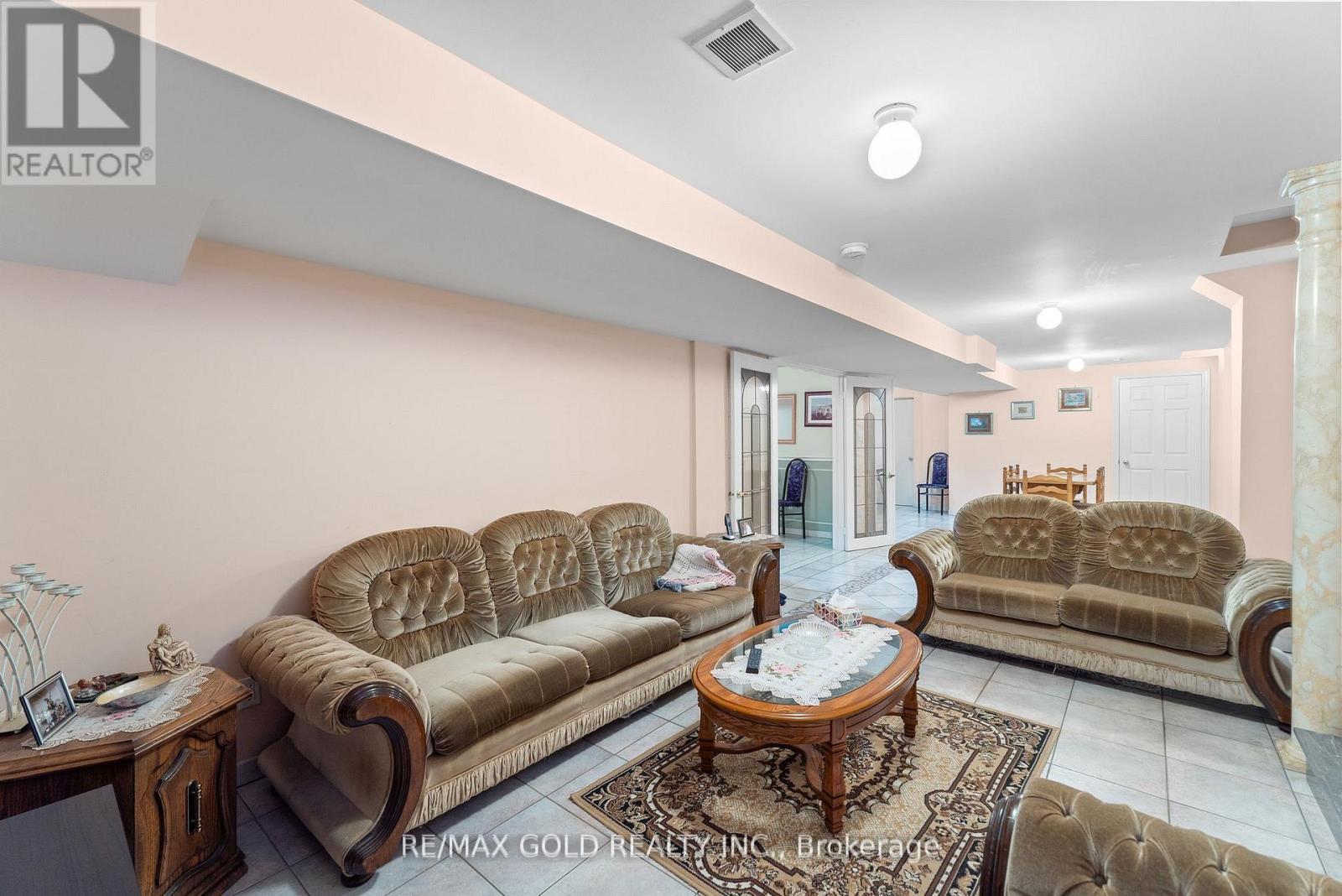 38 Mountainberry Road, Brampton, Ontario  L6R 1J3 - Photo 43 - W12768956