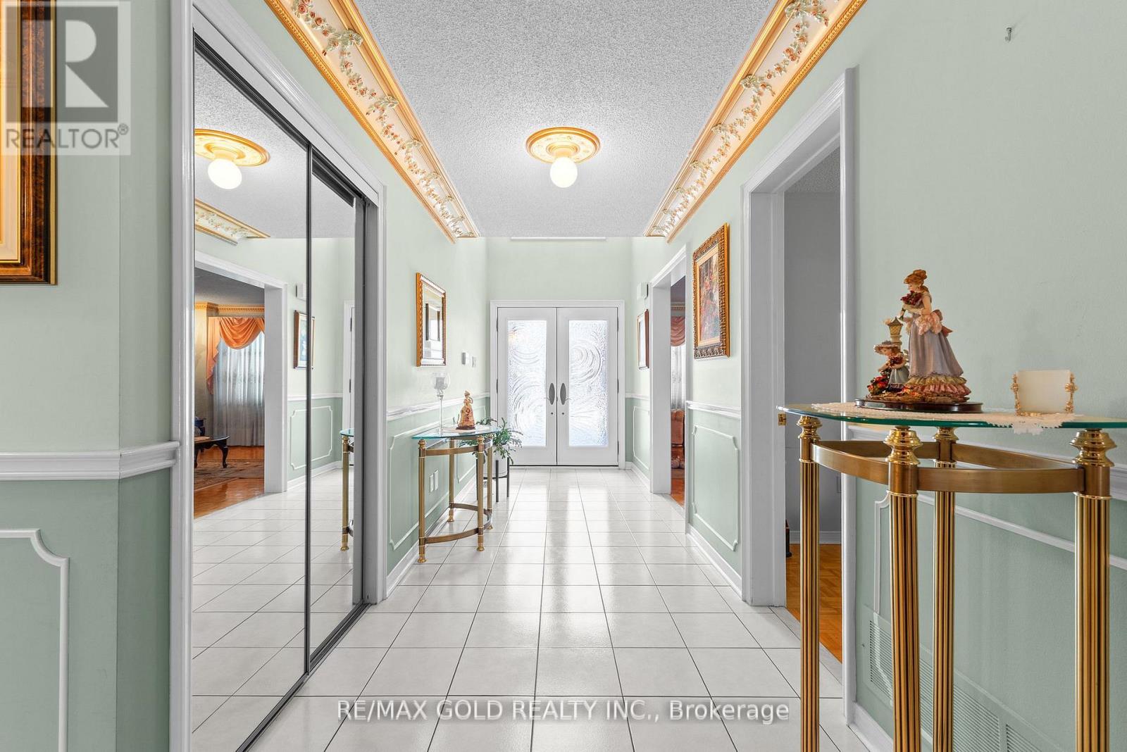 38 Mountainberry Road, Brampton, Ontario  L6R 1J3 - Photo 7 - W12768956