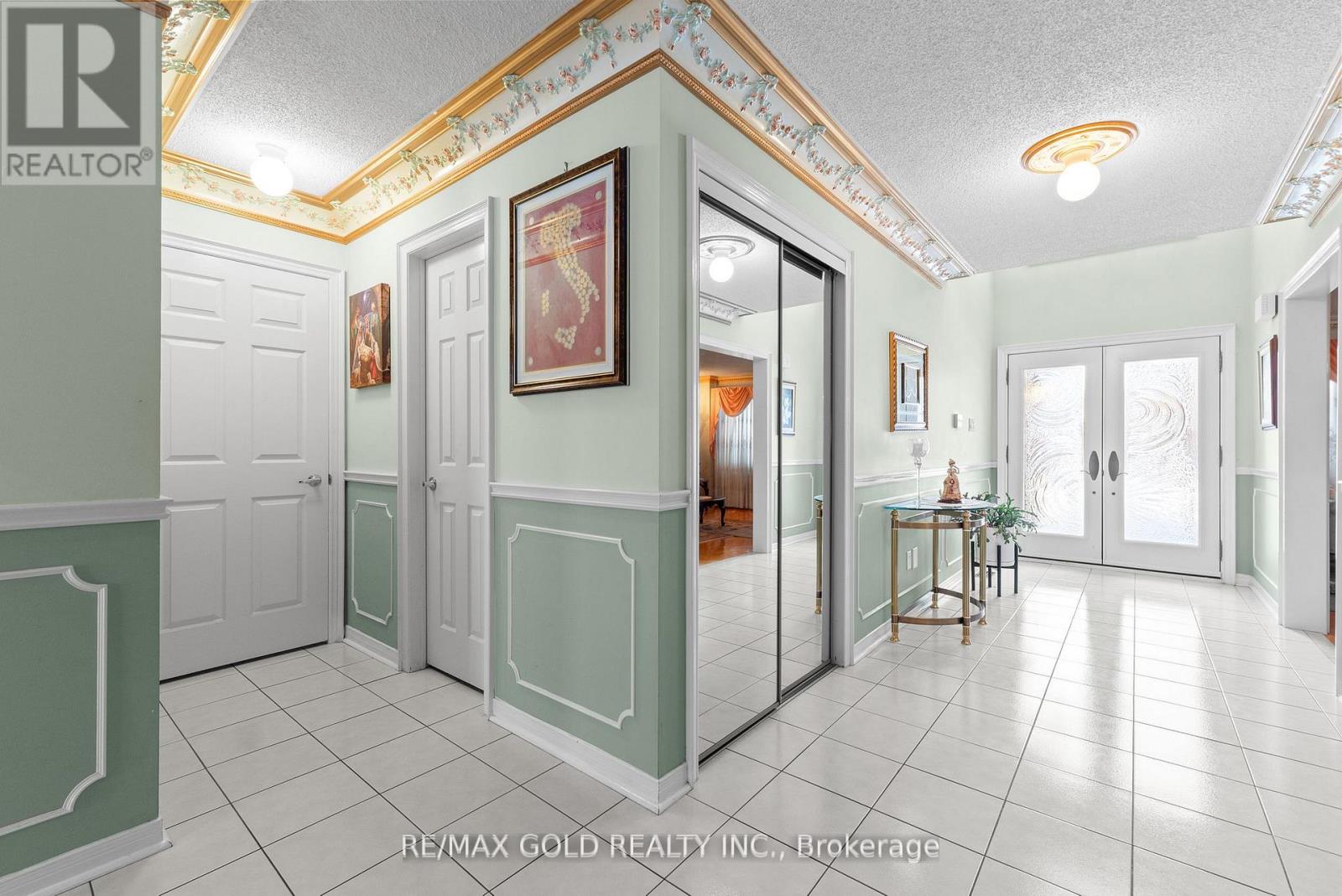 38 Mountainberry Road, Brampton, Ontario  L6R 1J3 - Photo 8 - W12768956