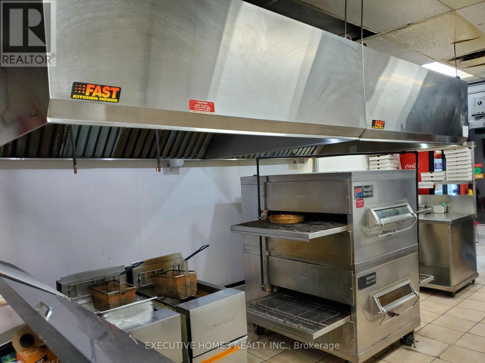 03 - 1125 Dundas Street E, Mississauga, Ontario  L5A 4C4 - Photo 3 - W12768964