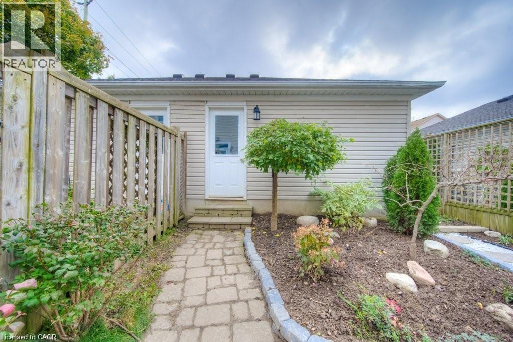 603 Brandenburg Boulevard, Waterloo, Ontario  N2T 2V3 - Photo 36 - 40802841