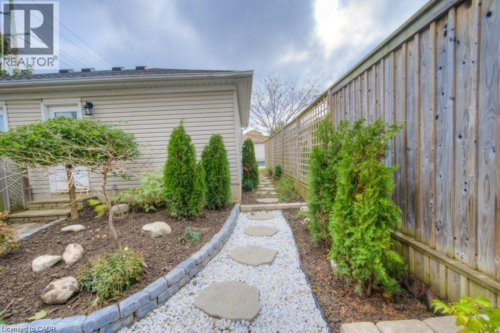 603 Brandenburg Boulevard, Waterloo, Ontario  N2T 2V3 - Photo 38 - 40802841