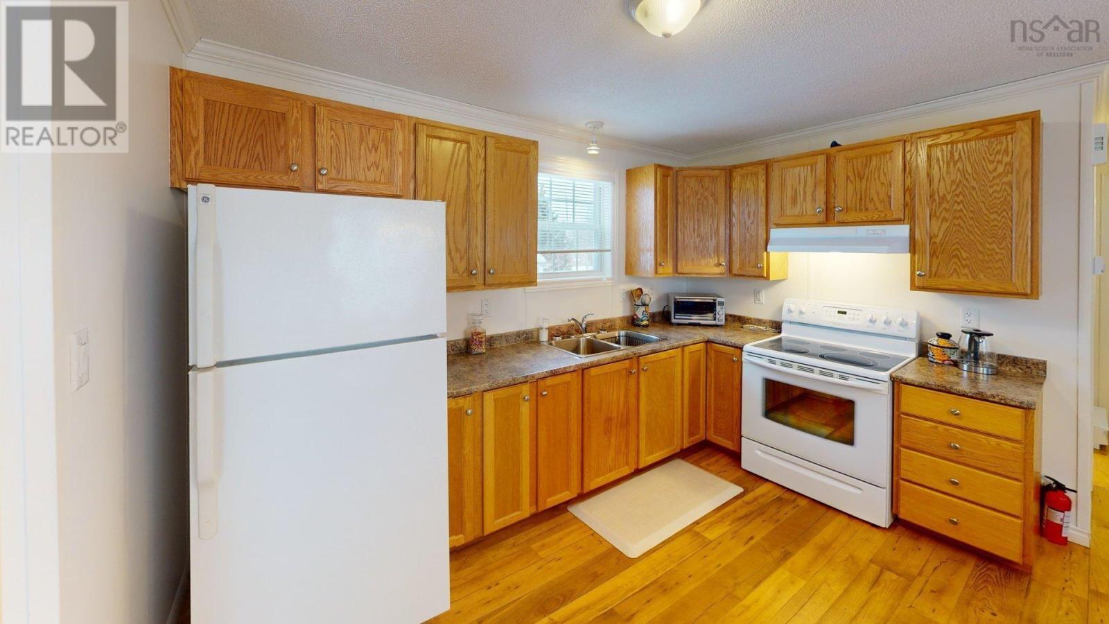 18 Hazel Street, Sackville Estates, Nova Scotia  B4E 1E4 - Photo 5 - 202602355