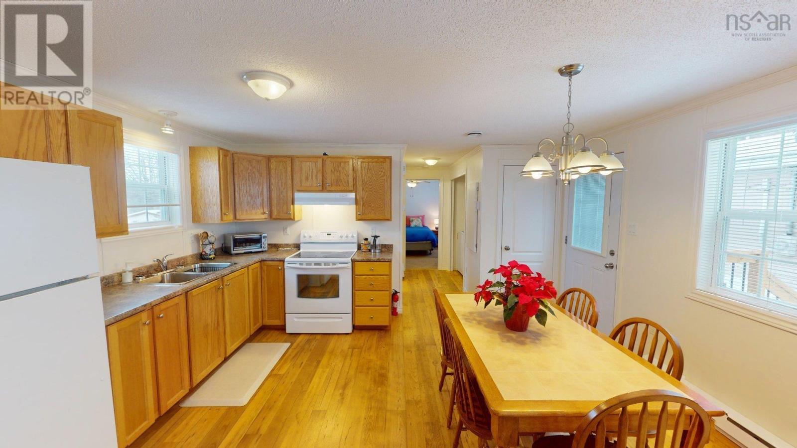 18 Hazel Street, Sackville Estates, Nova Scotia  B4E 1E4 - Photo 6 - 202602355