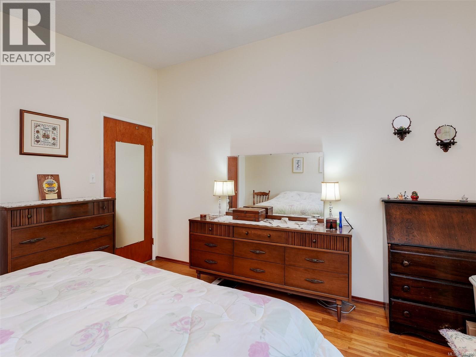 4069 Cedar Hill Cross Rd, Saanich, British Columbia  V8X 2J2 - Photo 12 - 1024856