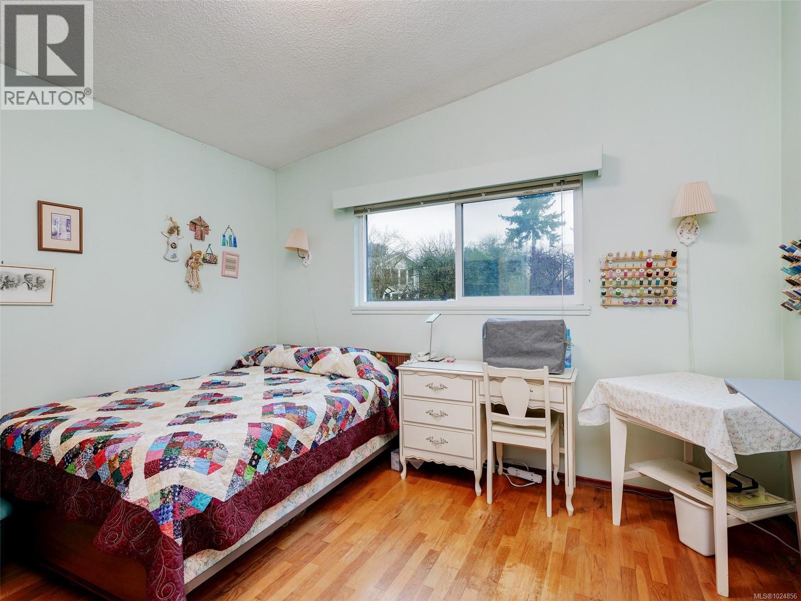 4069 Cedar Hill Cross Rd, Saanich, British Columbia  V8X 2J2 - Photo 13 - 1024856