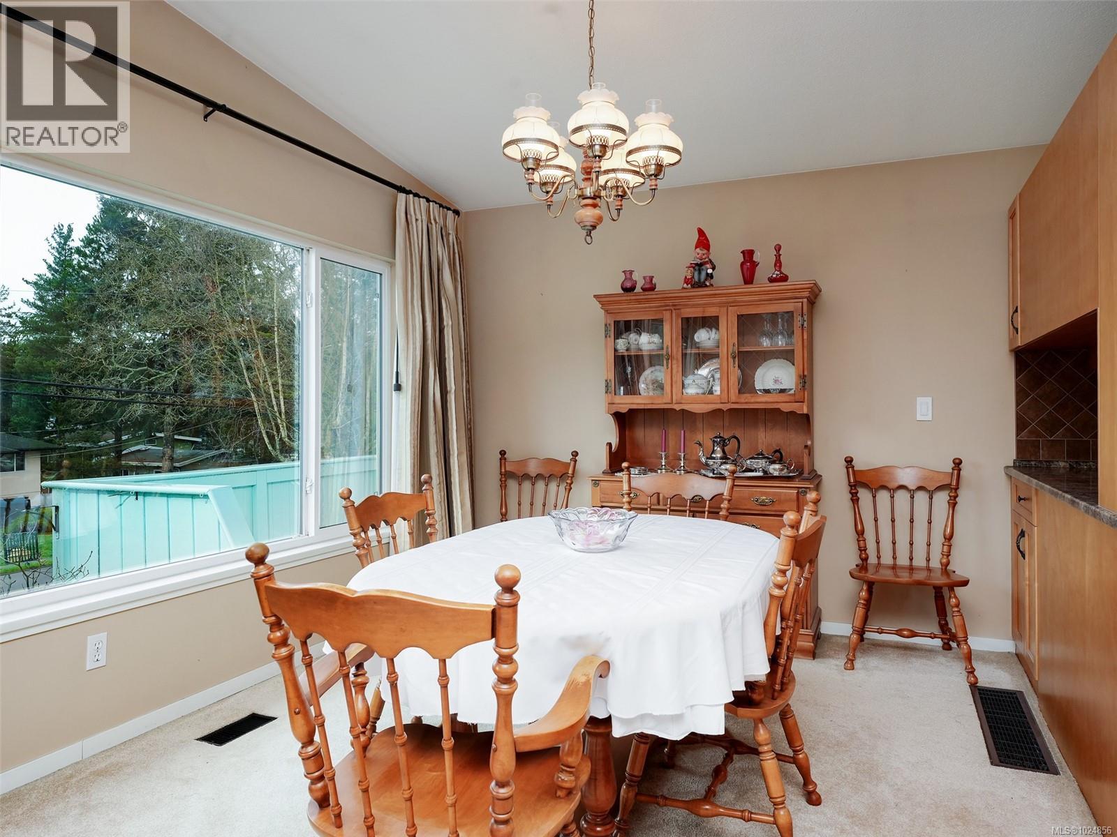 4069 Cedar Hill Cross Rd, Saanich, British Columbia  V8X 2J2 - Photo 6 - 1024856