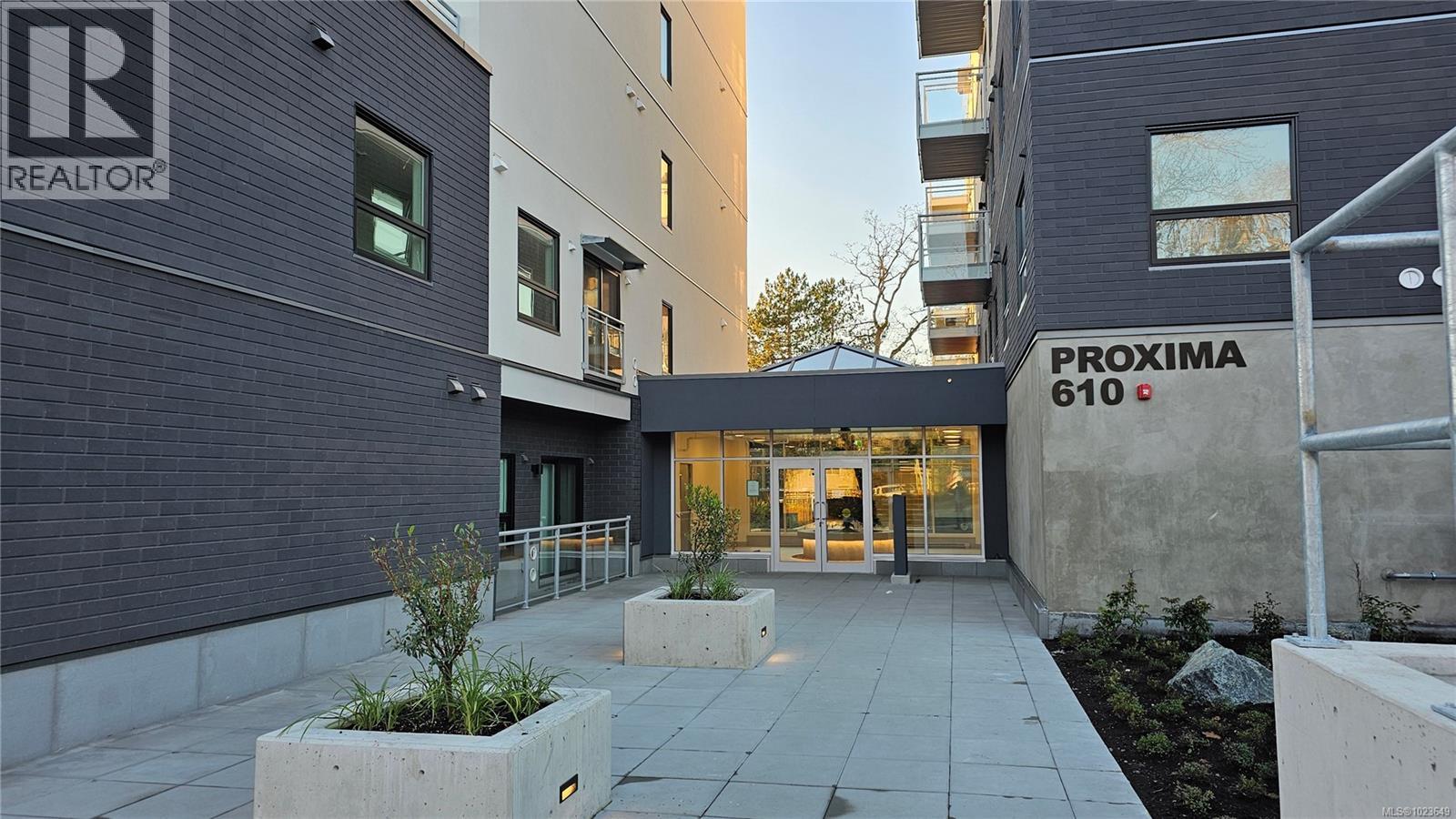 306 610 Lampson Rd, Esquimalt, British Columbia  V9A 0L4 - Photo 3 - 1023649