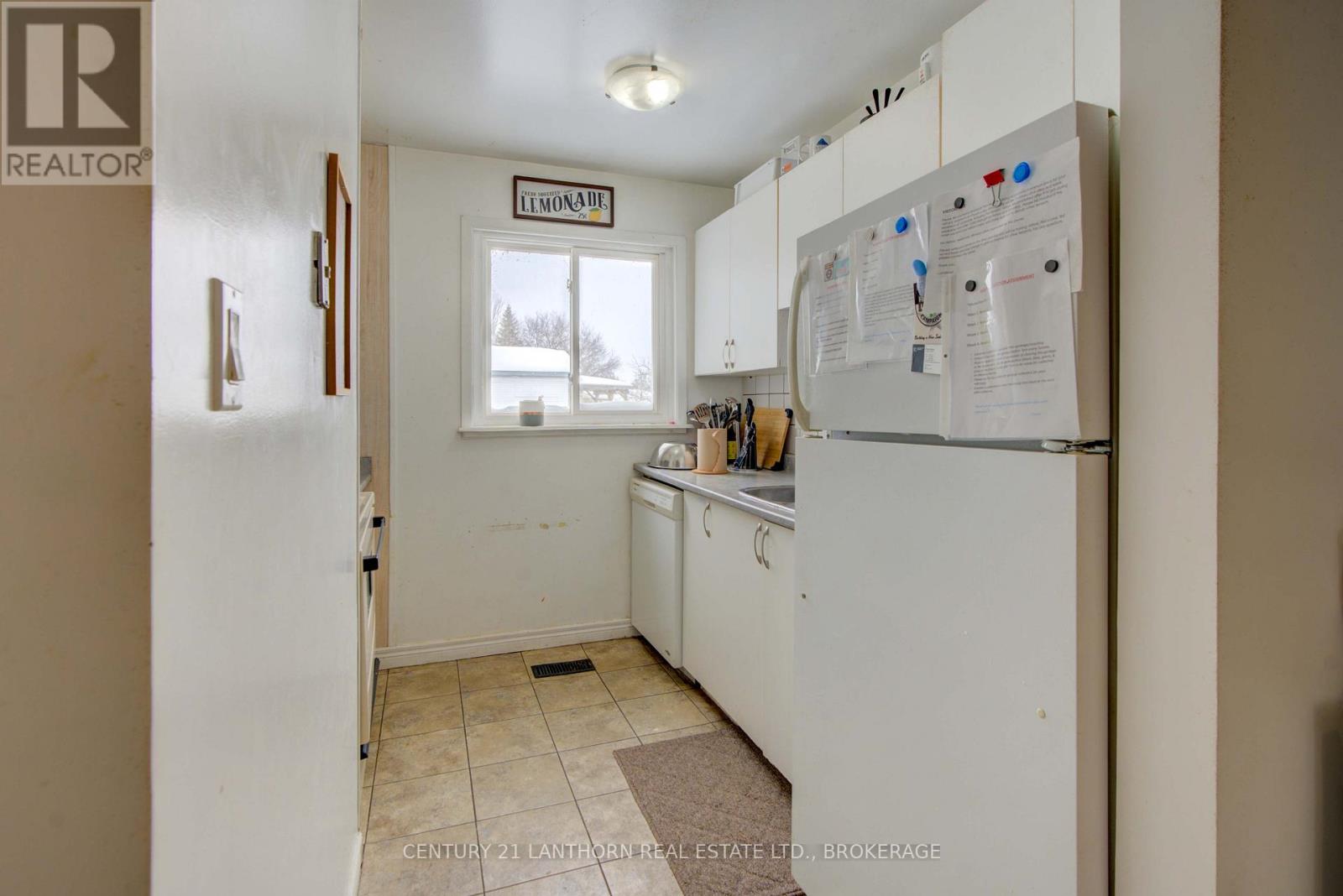 6 Woodstone Crescent, Kingston (Central City West), Ontario  K7M 6K9 - Photo 10 - X12768992