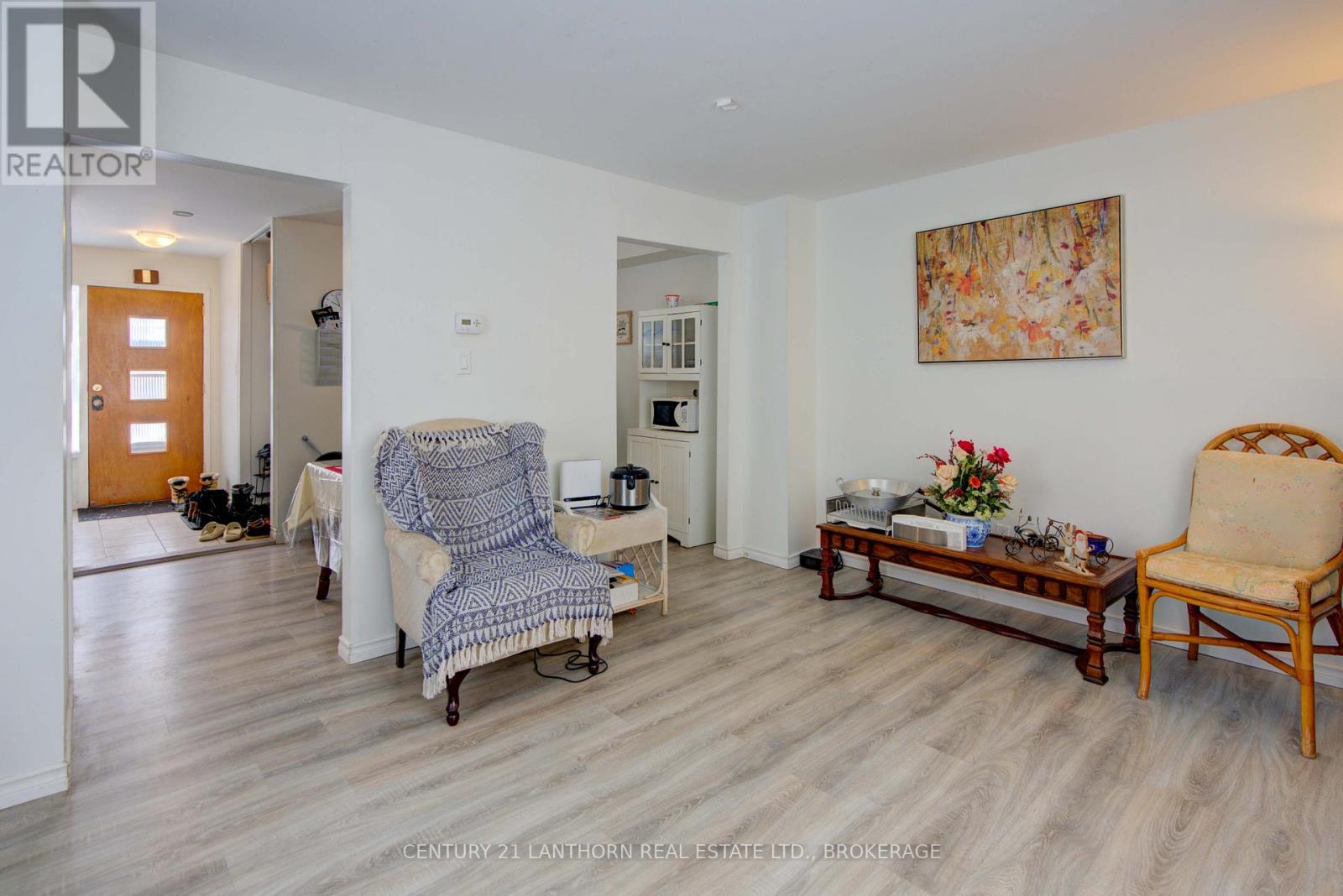 6 Woodstone Crescent, Kingston (Central City West), Ontario  K7M 6K9 - Photo 9 - X12768992