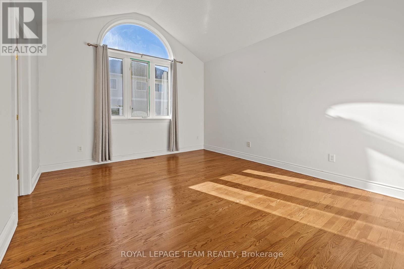 51 Castle Glen Crescent, Ottawa, Ontario  K2L 4G9 - Photo 11 - X12768980