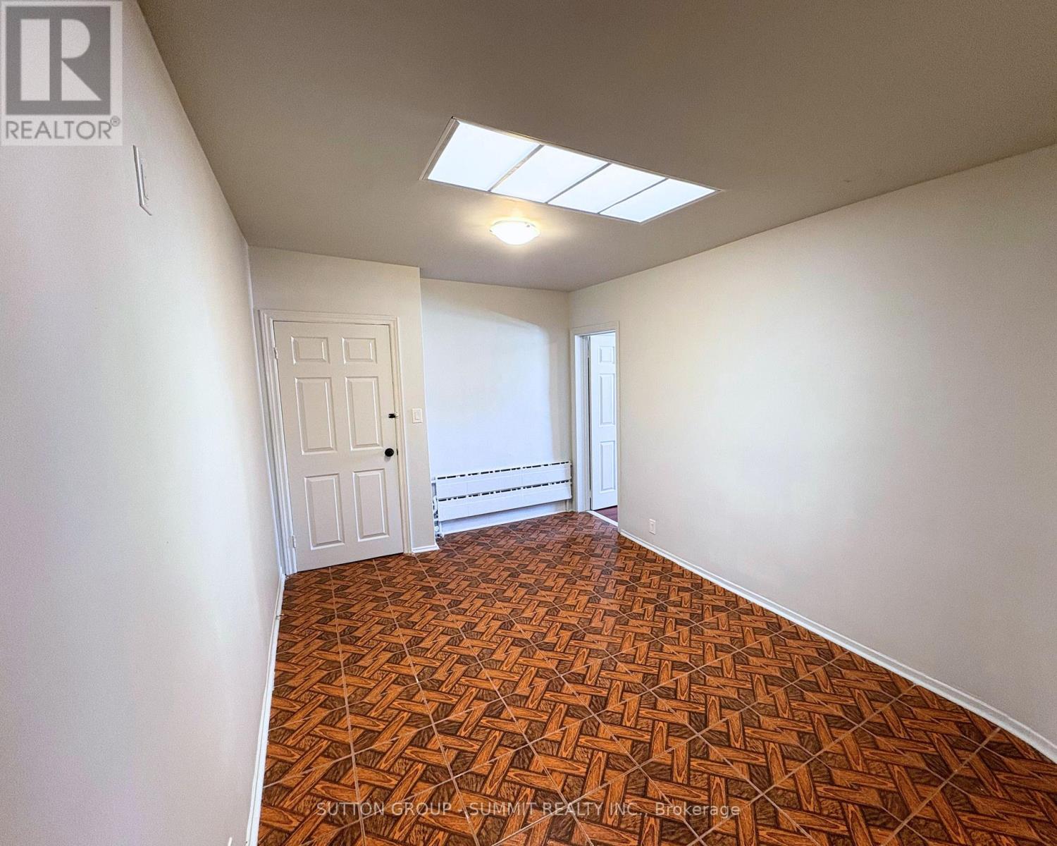 2 - 2005 Dufferin Street, Toronto, Ontario  M6E 3P9 - Photo 3 - C12768568