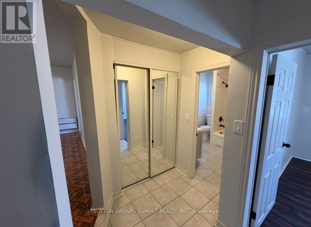 2 - 2005 Dufferin Street, Toronto, Ontario  M6E 3P9 - Photo 7 - C12768568