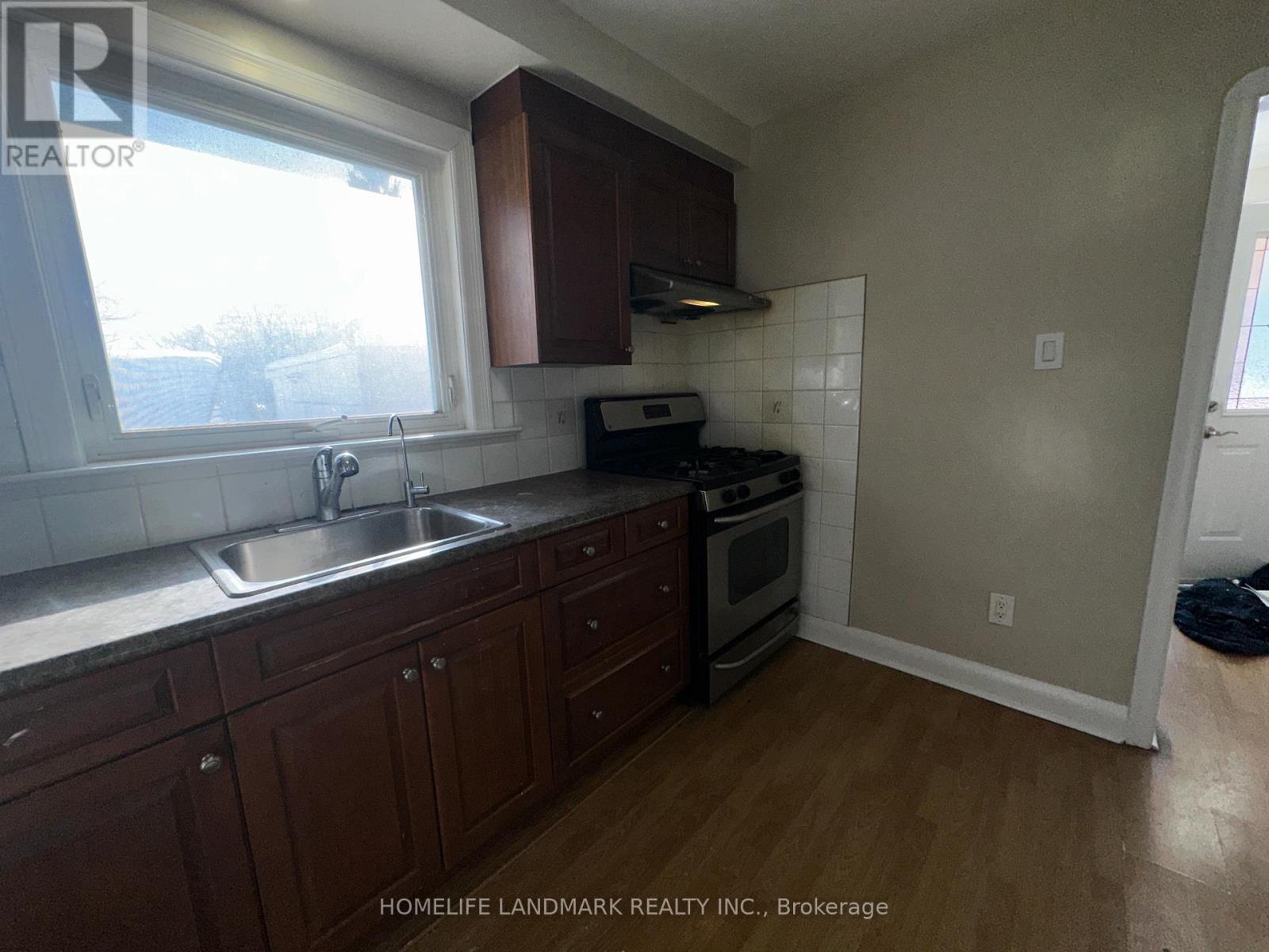 Main - 211 Ellington Drive, Toronto, Ontario  M1R 3Y2 - Photo 8 - E12768976