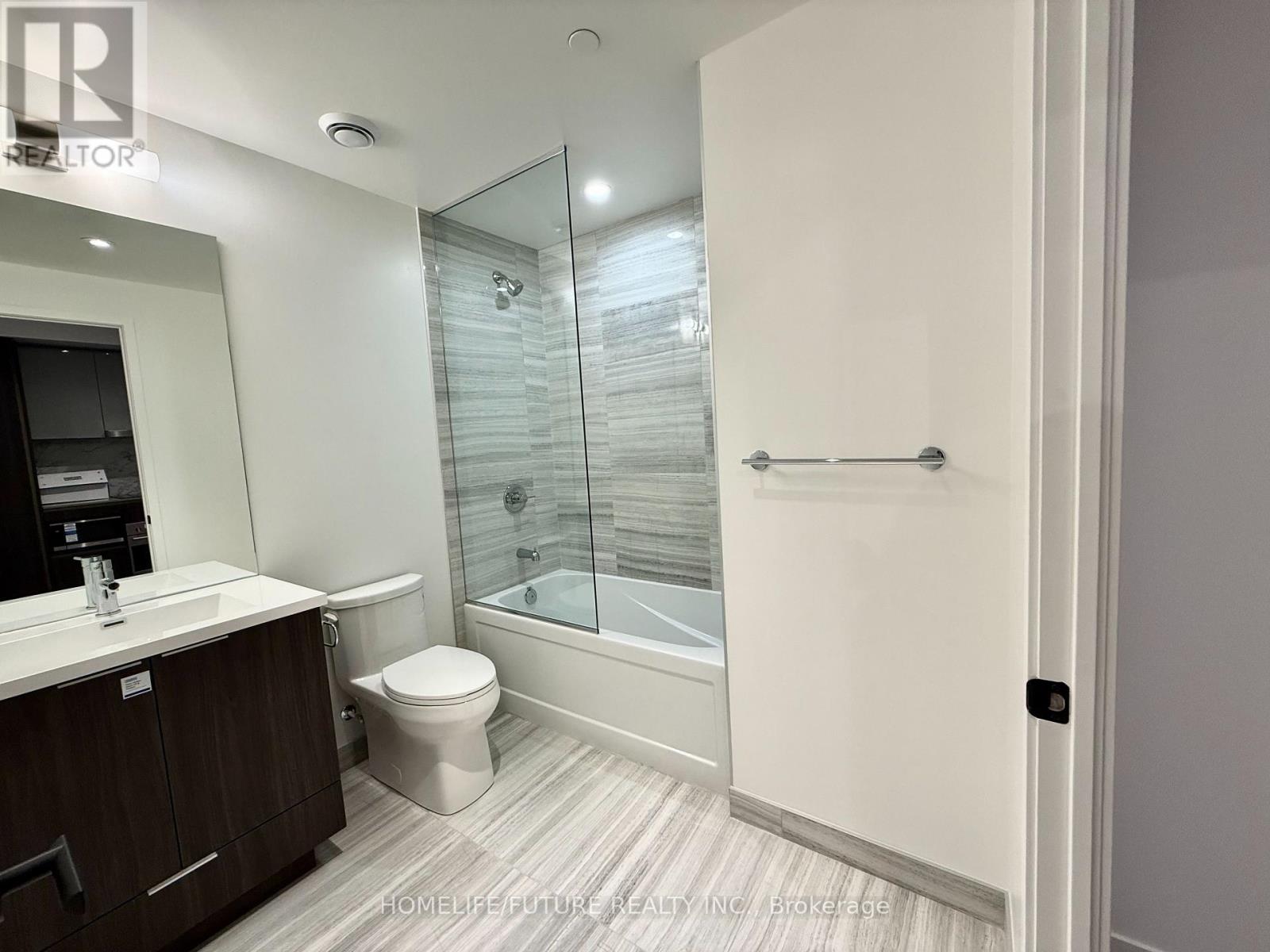 5708 - 8 Interchange Way, Vaughan, Ontario  L4K 0R2 - Photo 8 - N12769000