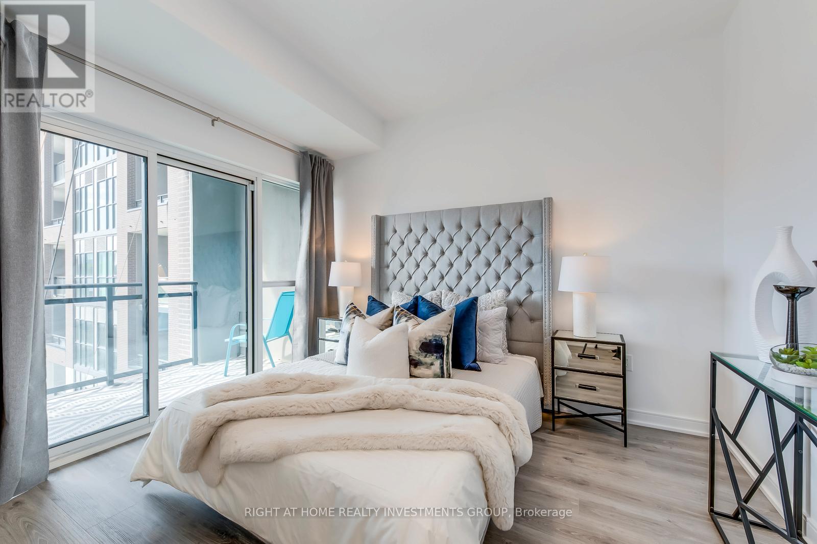 414 - 25 Neighbourhood Lane, Toronto, Ontario  M8Y 0C4 - Photo 13 - W12768994