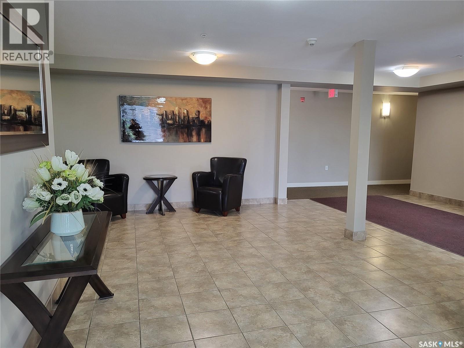 207 306 Petterson Drive, Estevan, Saskatchewan  S4A 2A8 - Photo 3 - SK028124