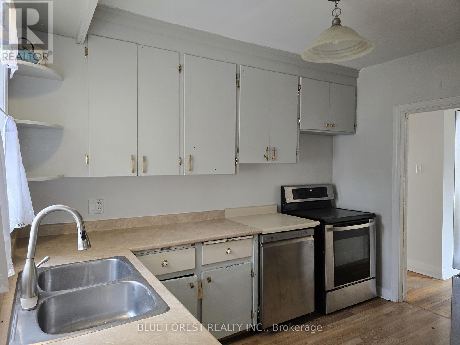 1111 Crumlin Side Road, London East, Ontario  N5V 1R6 - Photo 11 - X12769046