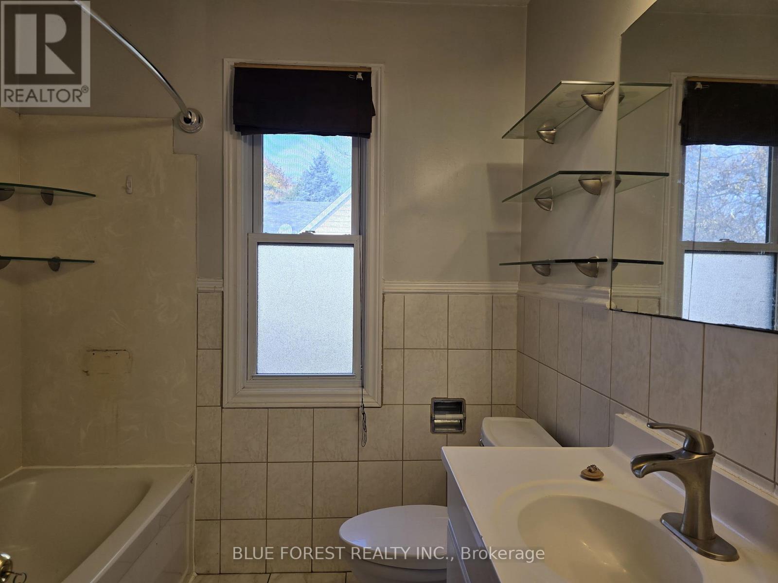 1111 Crumlin Side Road, London East, Ontario  N5V 1R6 - Photo 18 - X12769046