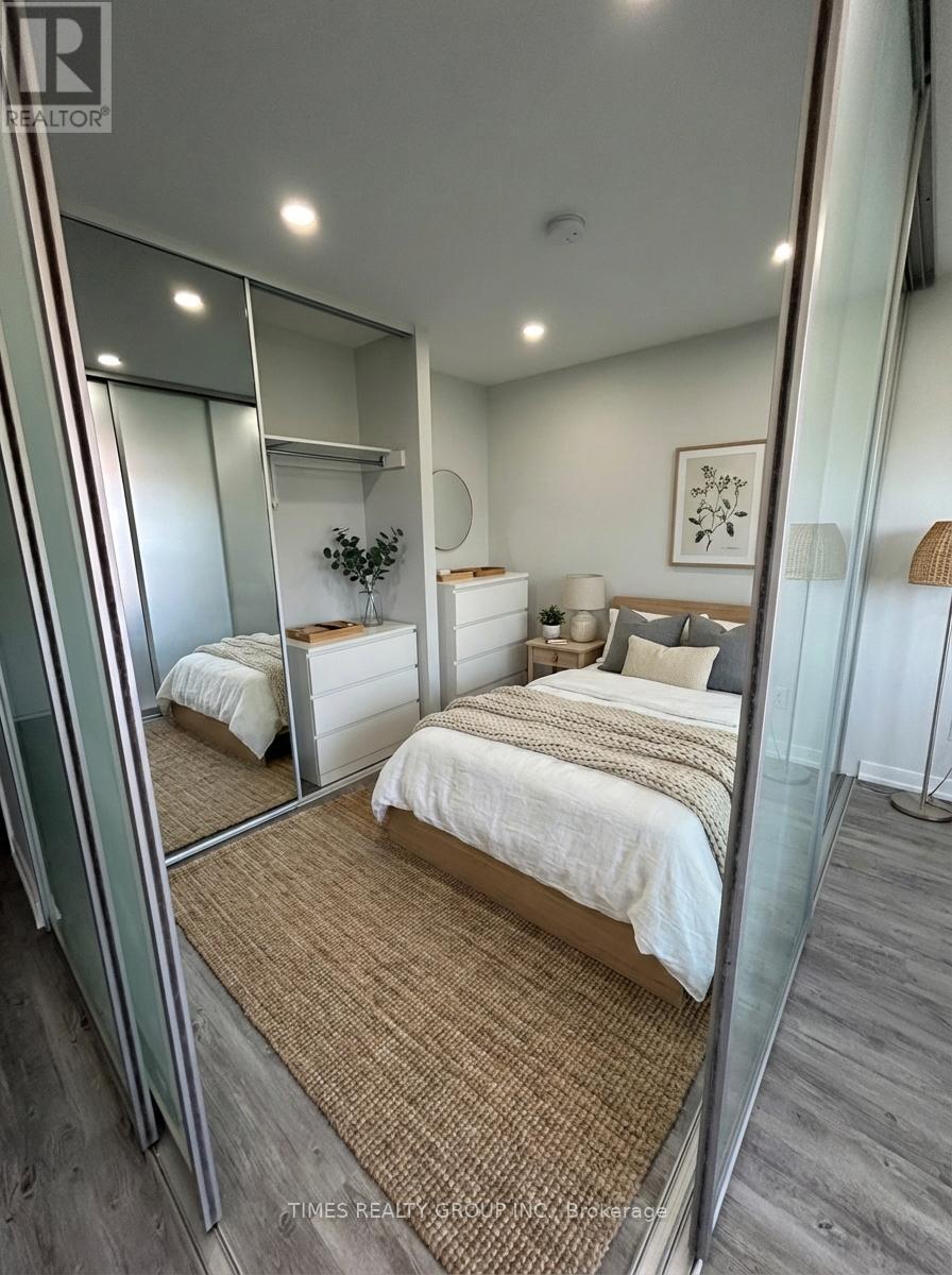 1004 - 15 Walmer Road, Toronto, Ontario  M5R 2X1 - Photo 2 - C12769010