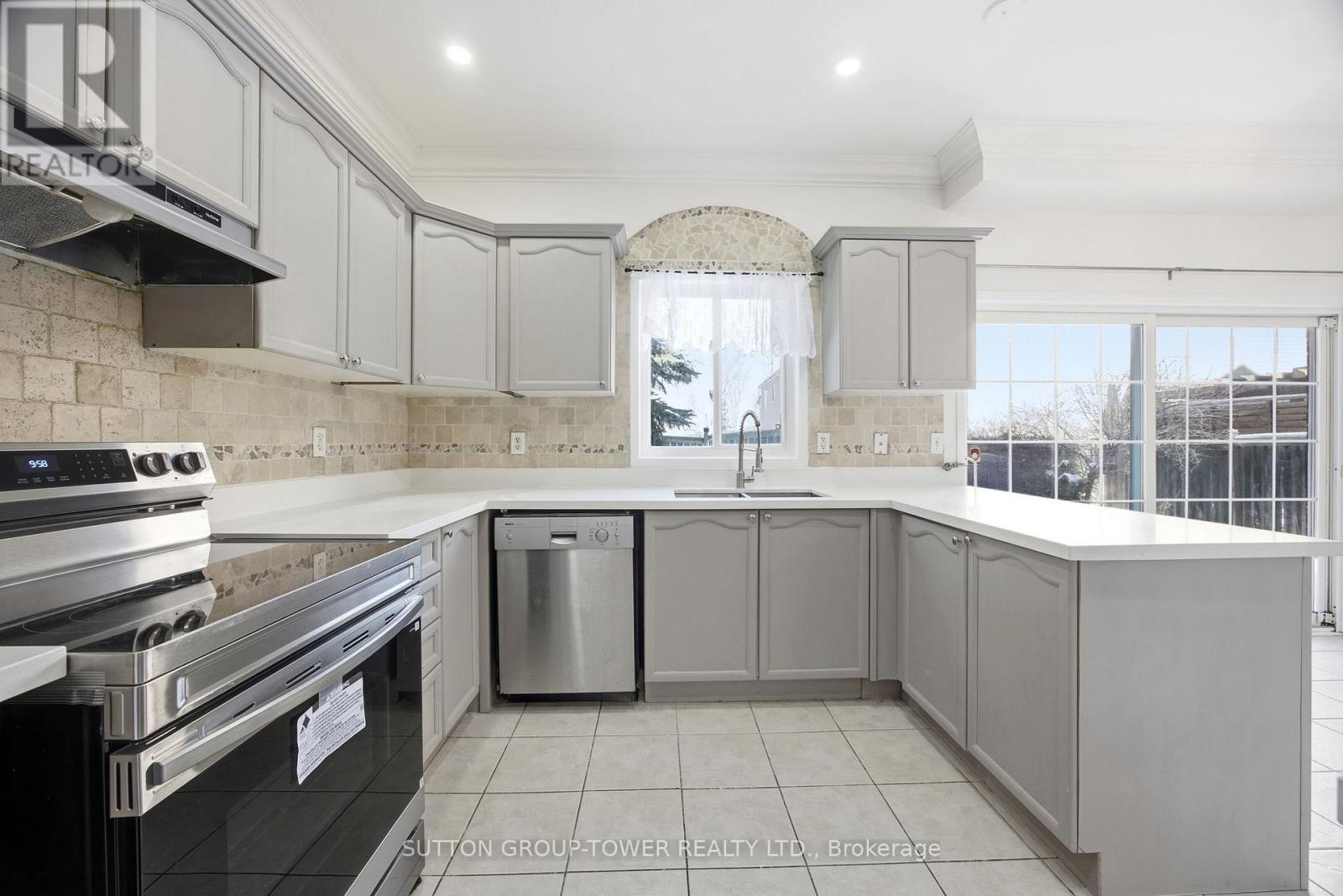 11 Welbourne Court, Ajax, Ontario  L1T 4Y9 - Photo 15 - E12769042