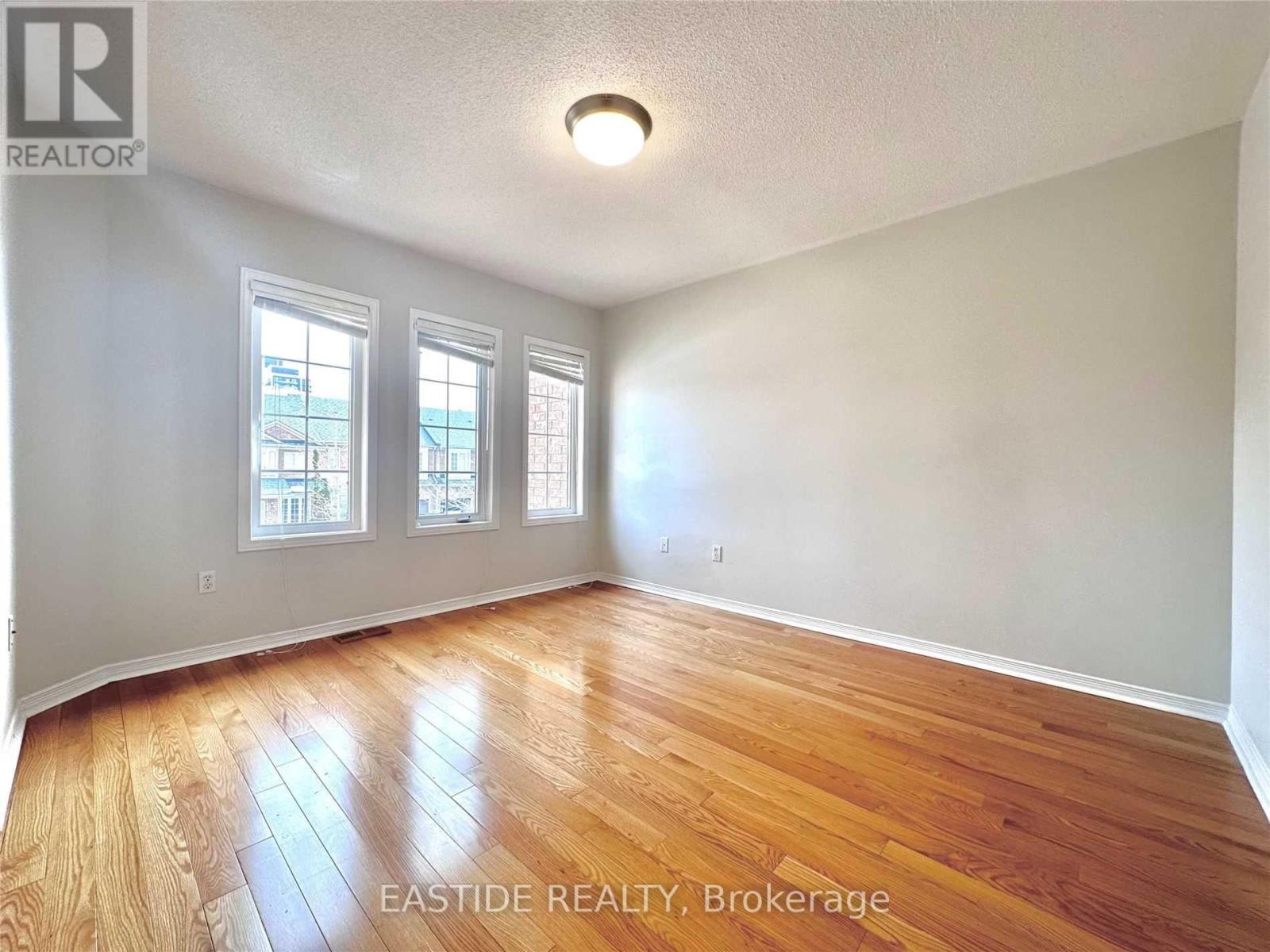 24 Revelstoke Crescent, Richmond Hill, Ontario  L4B 4T2 - Photo 13 - N12769030