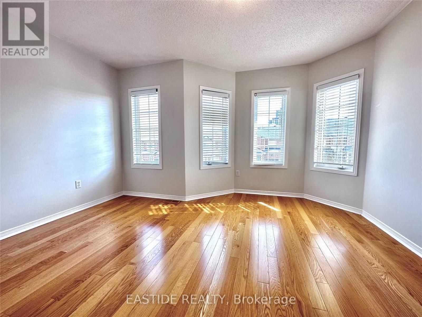 24 Revelstoke Crescent, Richmond Hill, Ontario  L4B 4T2 - Photo 14 - N12769030