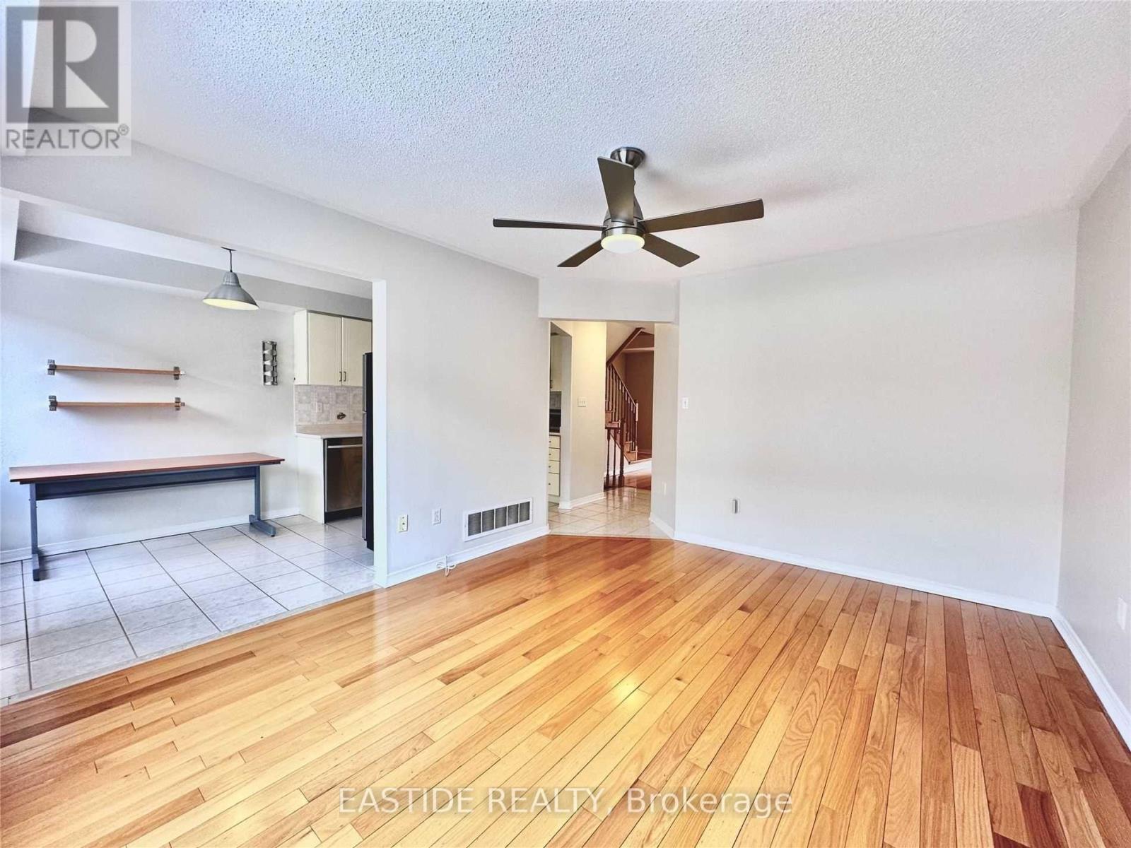 24 Revelstoke Crescent, Richmond Hill, Ontario  L4B 4T2 - Photo 5 - N12769030