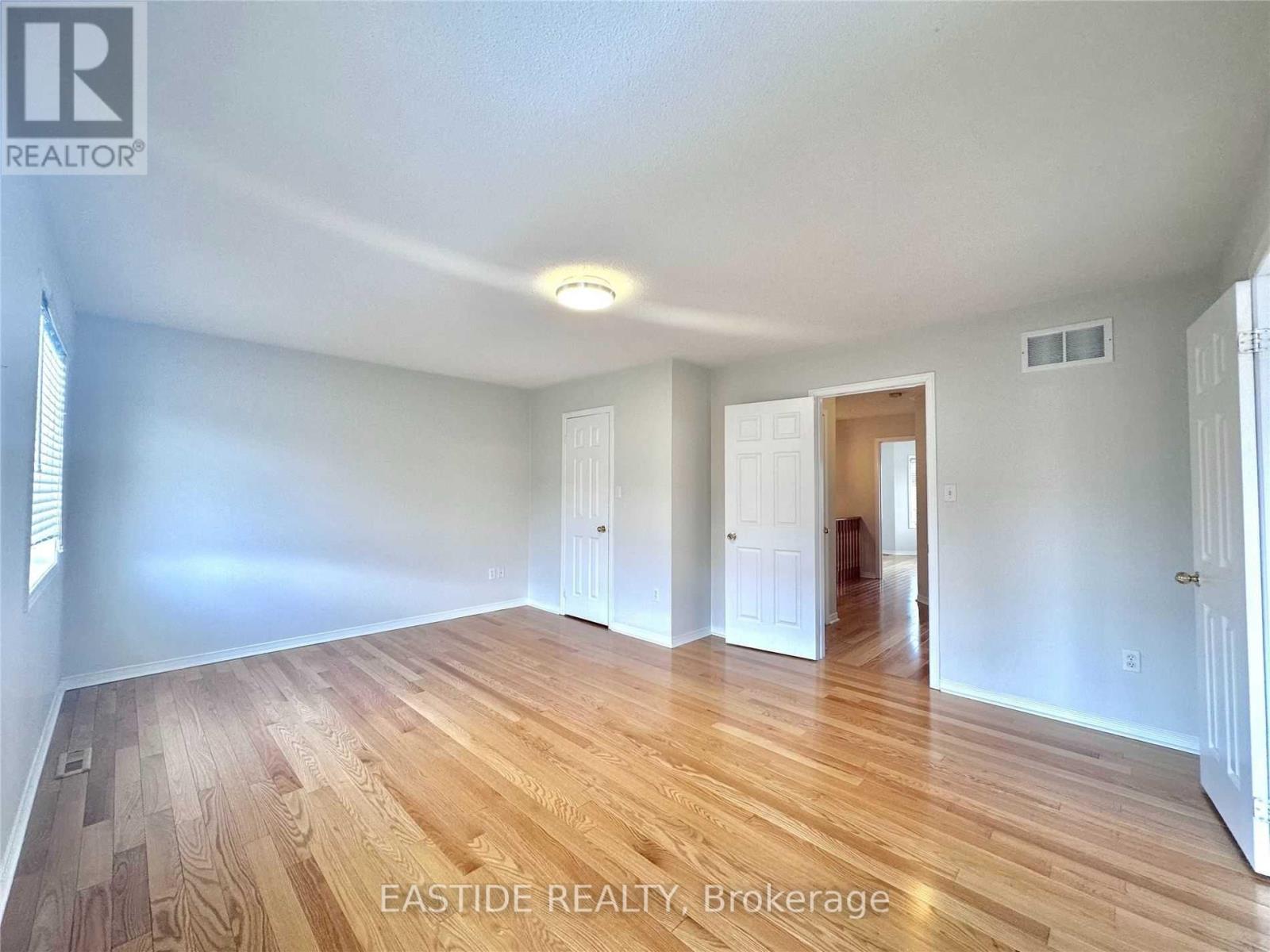 24 Revelstoke Crescent, Richmond Hill, Ontario  L4B 4T2 - Photo 9 - N12769030