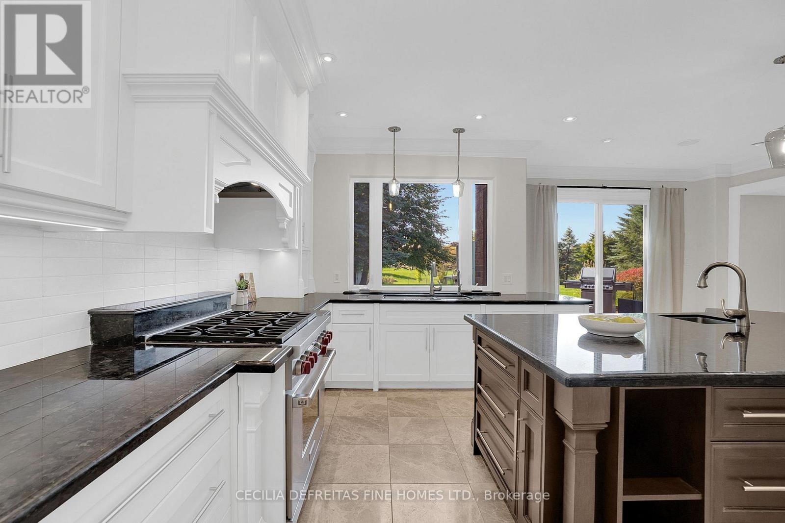 74 Mactaggart Drive, King (Nobleton), Ontario  L0G 1N0 - Photo 10 - N12769044