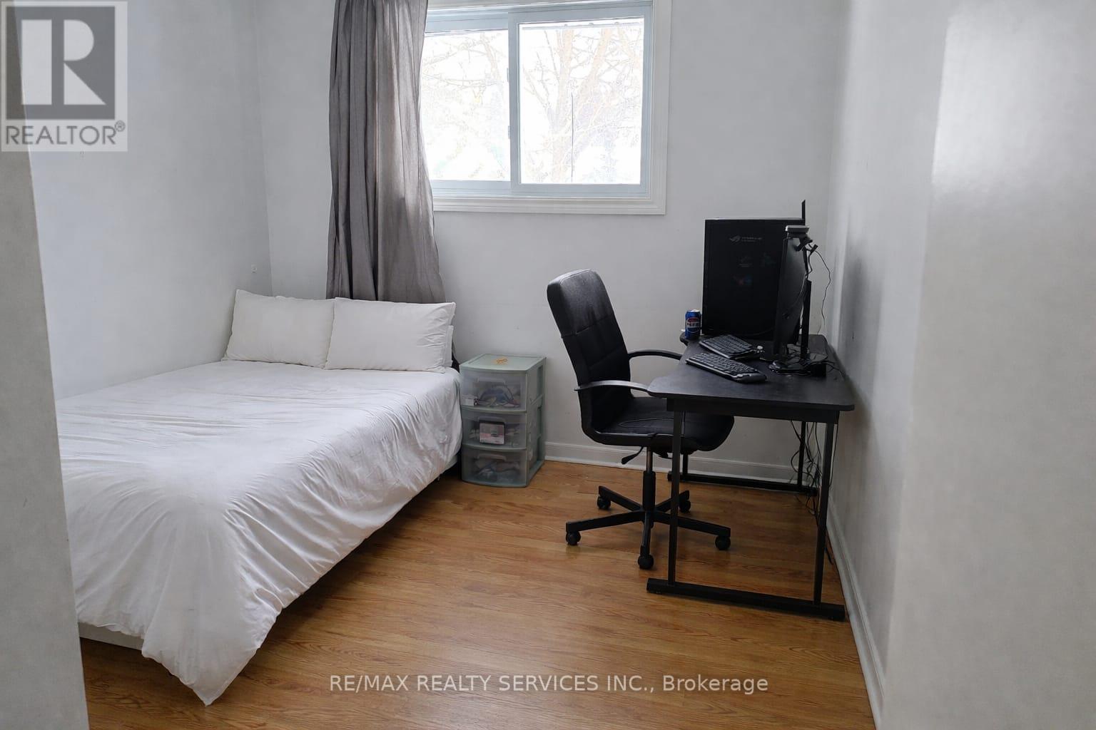 1183 Farnsborough Crescent, London East, Ontario  N5V 2L7 - Photo 8 - X12769052