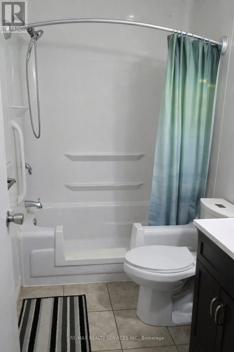 1183 Farnsborough Crescent, London East, Ontario  N5V 2L7 - Photo 9 - X12769052