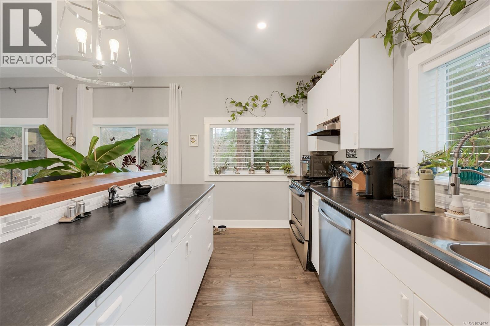 2035 Herd Rd, Duncan, British Columbia  V9L 5W3 - Photo 4 - 1024576