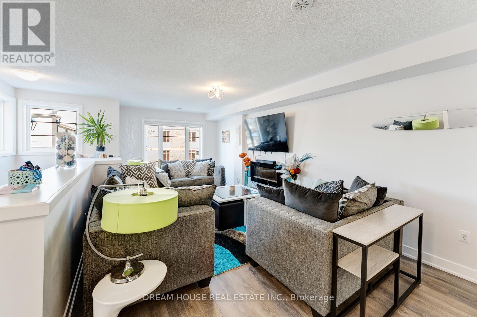 108 - 71 Donald Fleming Way, Whitby, Ontario  L1R 0N8 - Photo 5 - E12769058