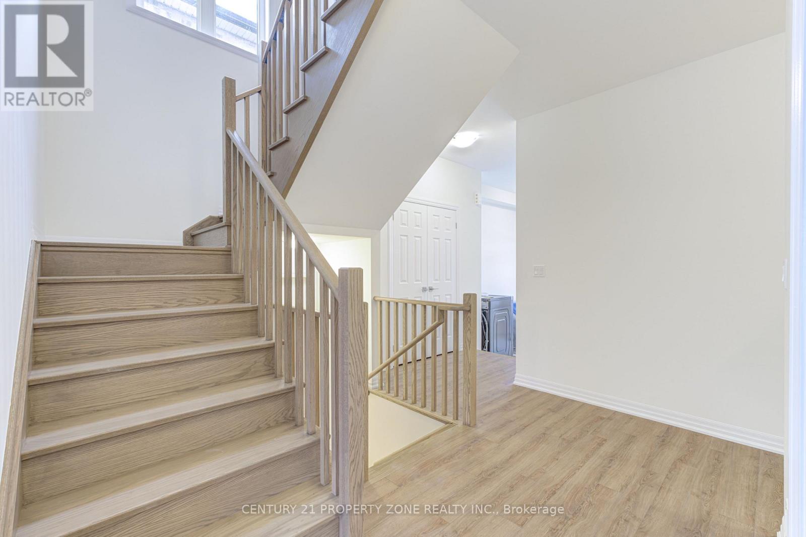 28 Autumn Oak Court, Caledon, Ontario  L7E 1X6 - Photo 9 - W12769080