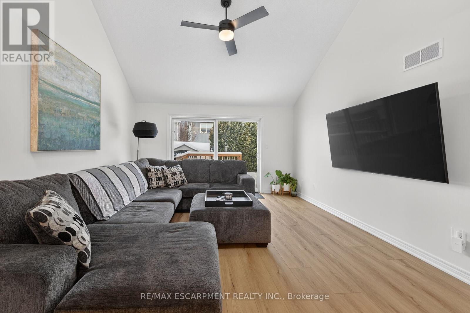 9 Chicory Crescent, St. Catharines, Ontario  L2R 0A6 - Photo 10 - X12769060