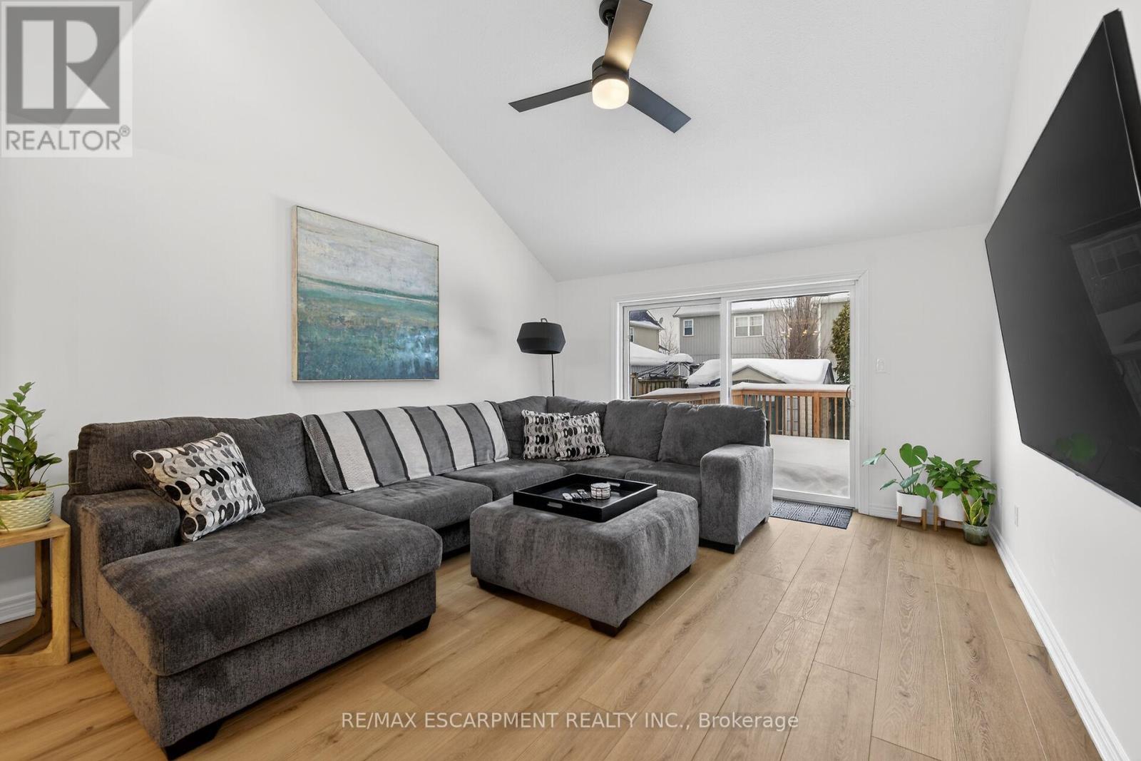 9 Chicory Crescent, St. Catharines, Ontario  L2R 0A6 - Photo 11 - X12769060