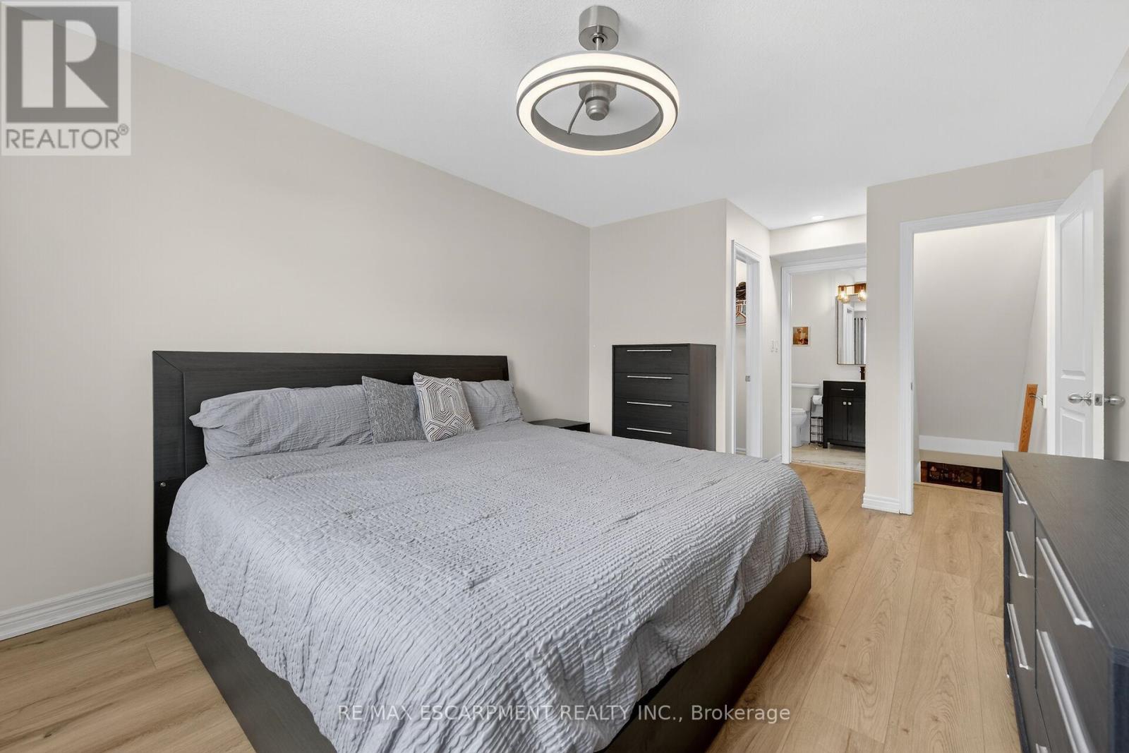 9 Chicory Crescent, St. Catharines, Ontario  L2R 0A6 - Photo 15 - X12769060