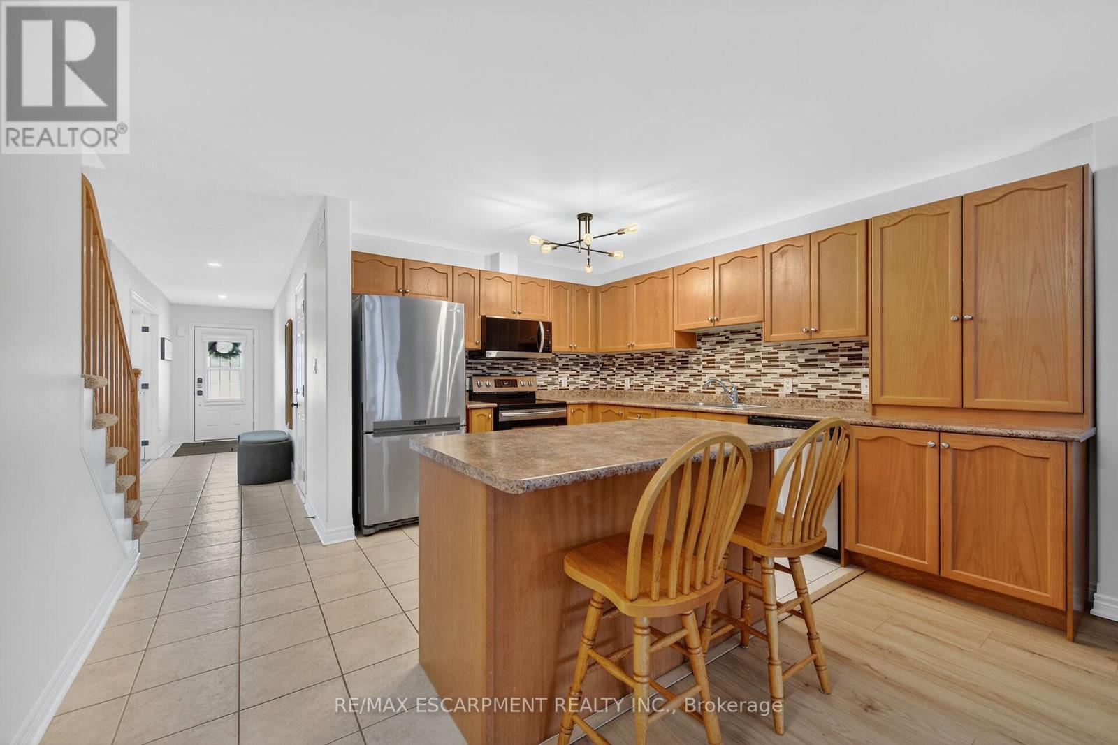 9 Chicory Crescent, St. Catharines, Ontario  L2R 0A6 - Photo 5 - X12769060