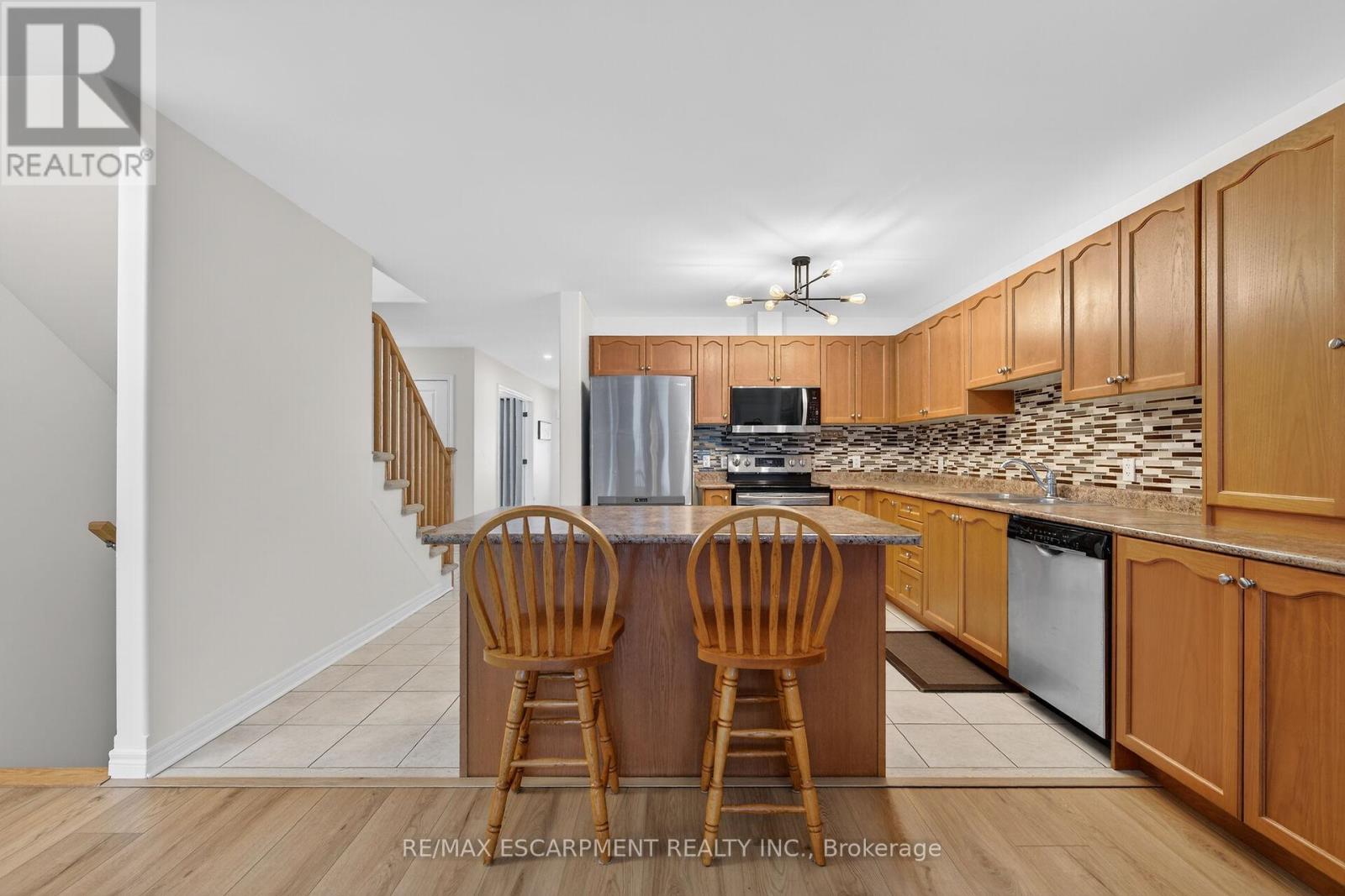 9 Chicory Crescent, St. Catharines, Ontario  L2R 0A6 - Photo 6 - X12769060