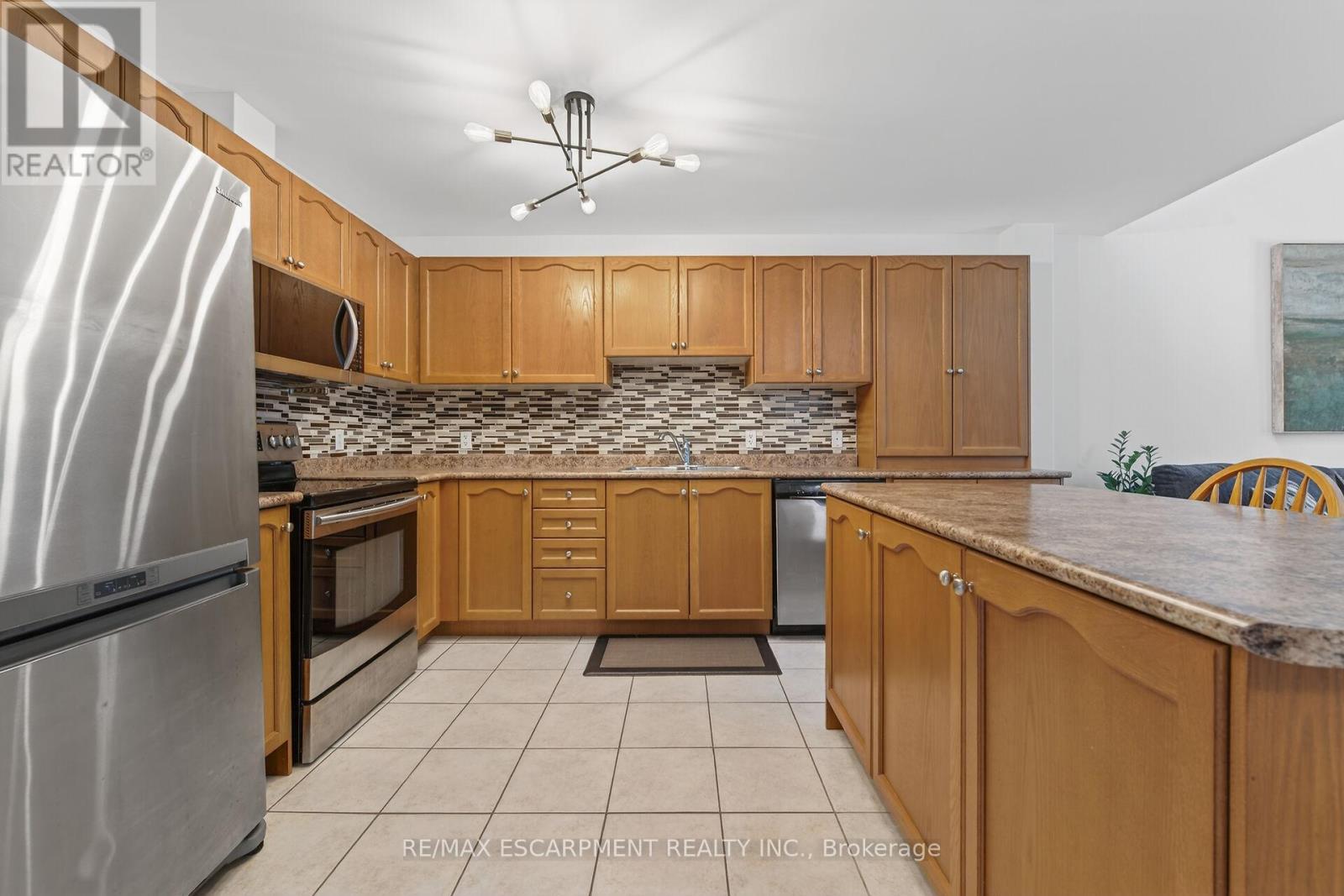 9 Chicory Crescent, St. Catharines, Ontario  L2R 0A6 - Photo 8 - X12769060