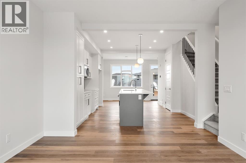 17 Sora Gate Se, Calgary, Alberta  T3S 0M6 - Photo 2 - A2282949