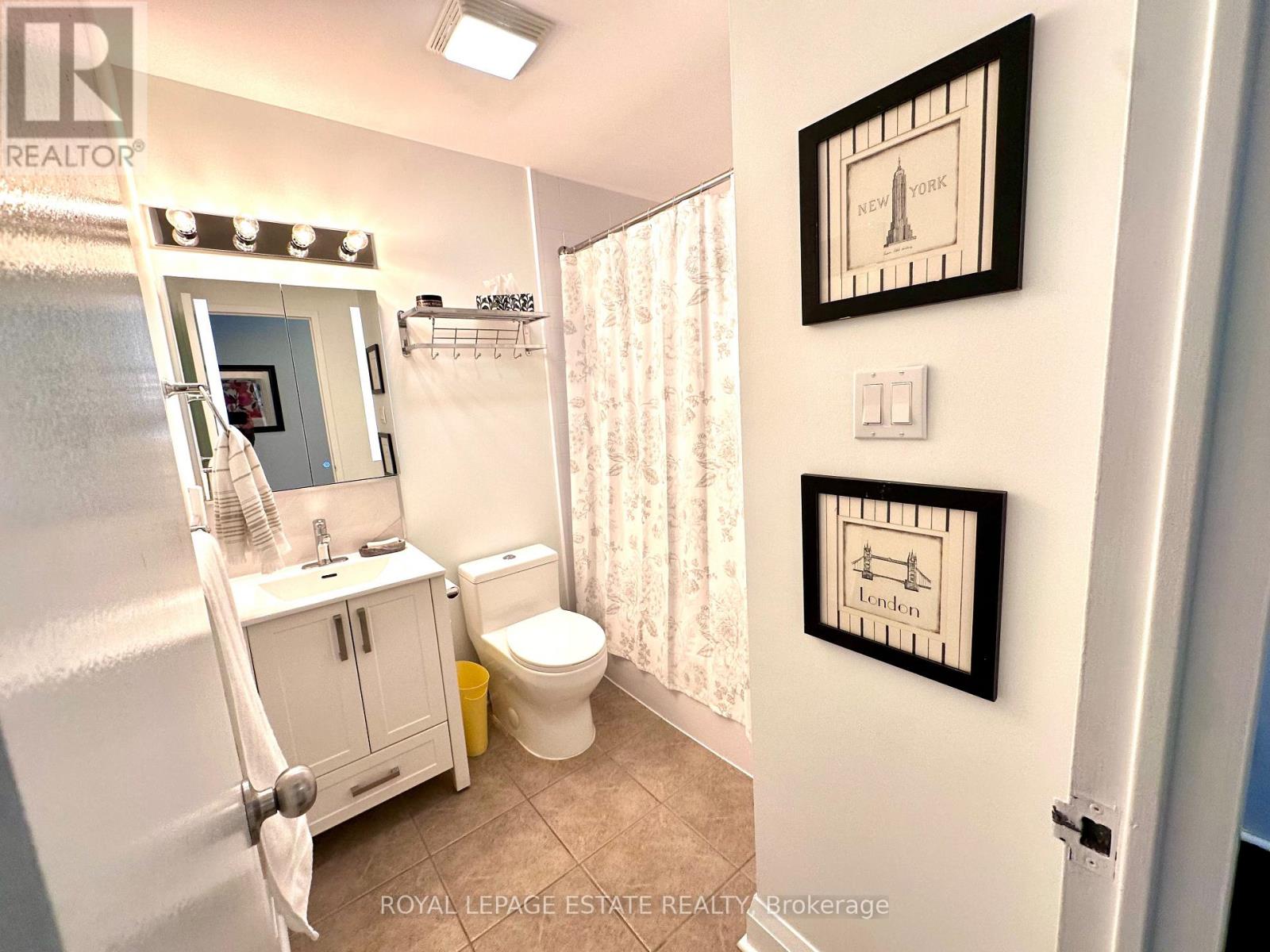 309 - 123 Woodbine Avenue, Toronto, Ontario  M4L 3V8 - Photo 8 - E12768570