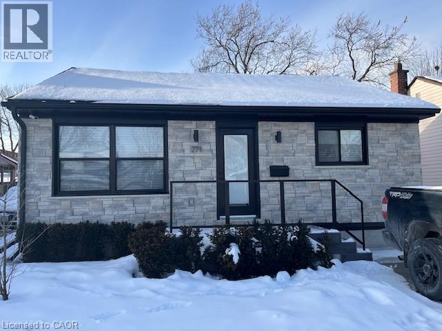 <div class="slider-price">$579,900</div><p>271 Julian Avenue, Hamilton, Ontario</p>