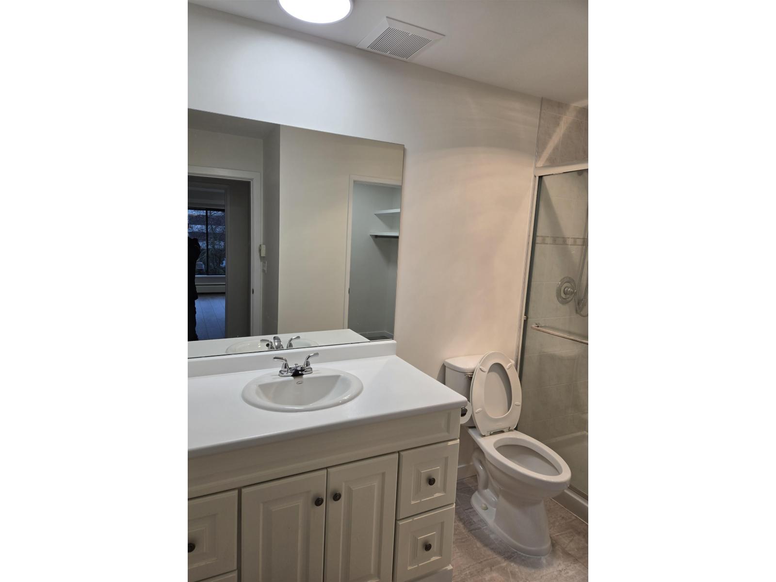 404 1437 Foster Street, White Rock, British Columbia  V4B 3X6 - Photo 10 - R3084220