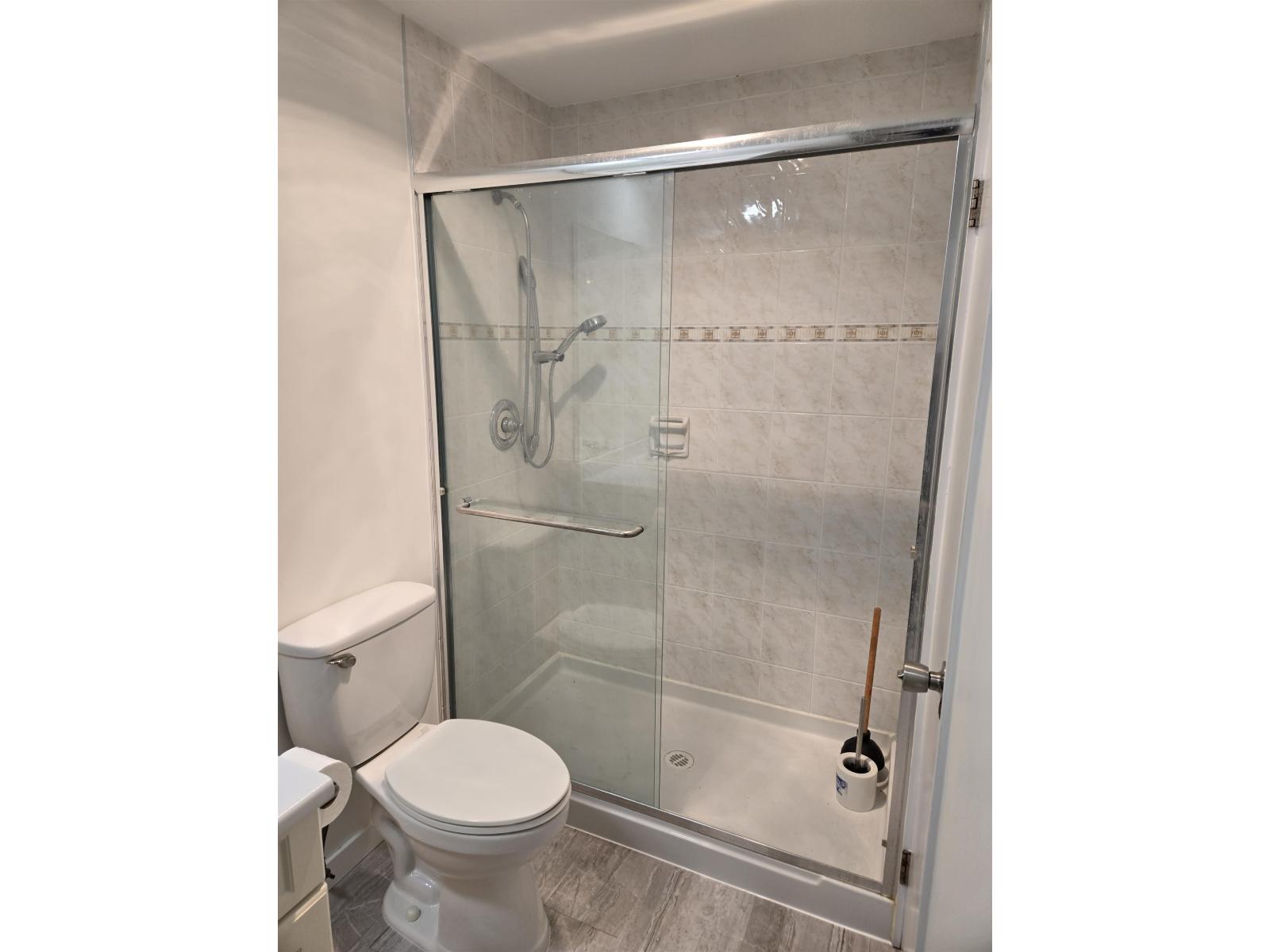 404 1437 Foster Street, White Rock, British Columbia  V4B 3X6 - Photo 11 - R3084220